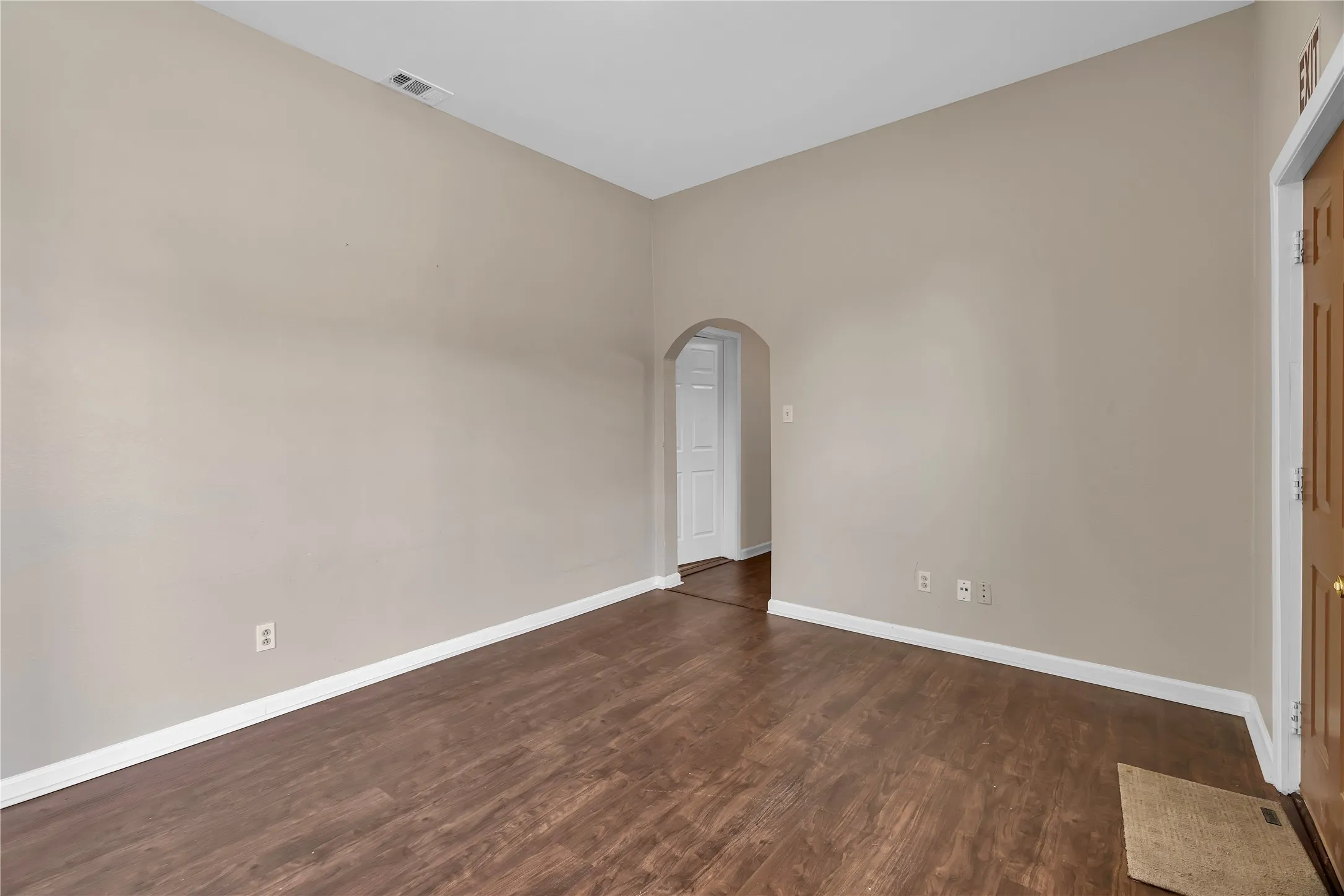 Business For Rent in Tarrant County , 351 Pennsylvania Avenue, Fort Worth, Texas 76104, 0, 0, Garage spaces, 0 Sqft, built in 1918, mls#21344237, Real Estate Agent in Fort Worth, Homes For Rent in Tarrant county, Homes For Rent in Fort Worth, Realtor in Fort Worth Texas, Real Estate Brokerage Independent Realty Texas, Luminita Cordes Realtor