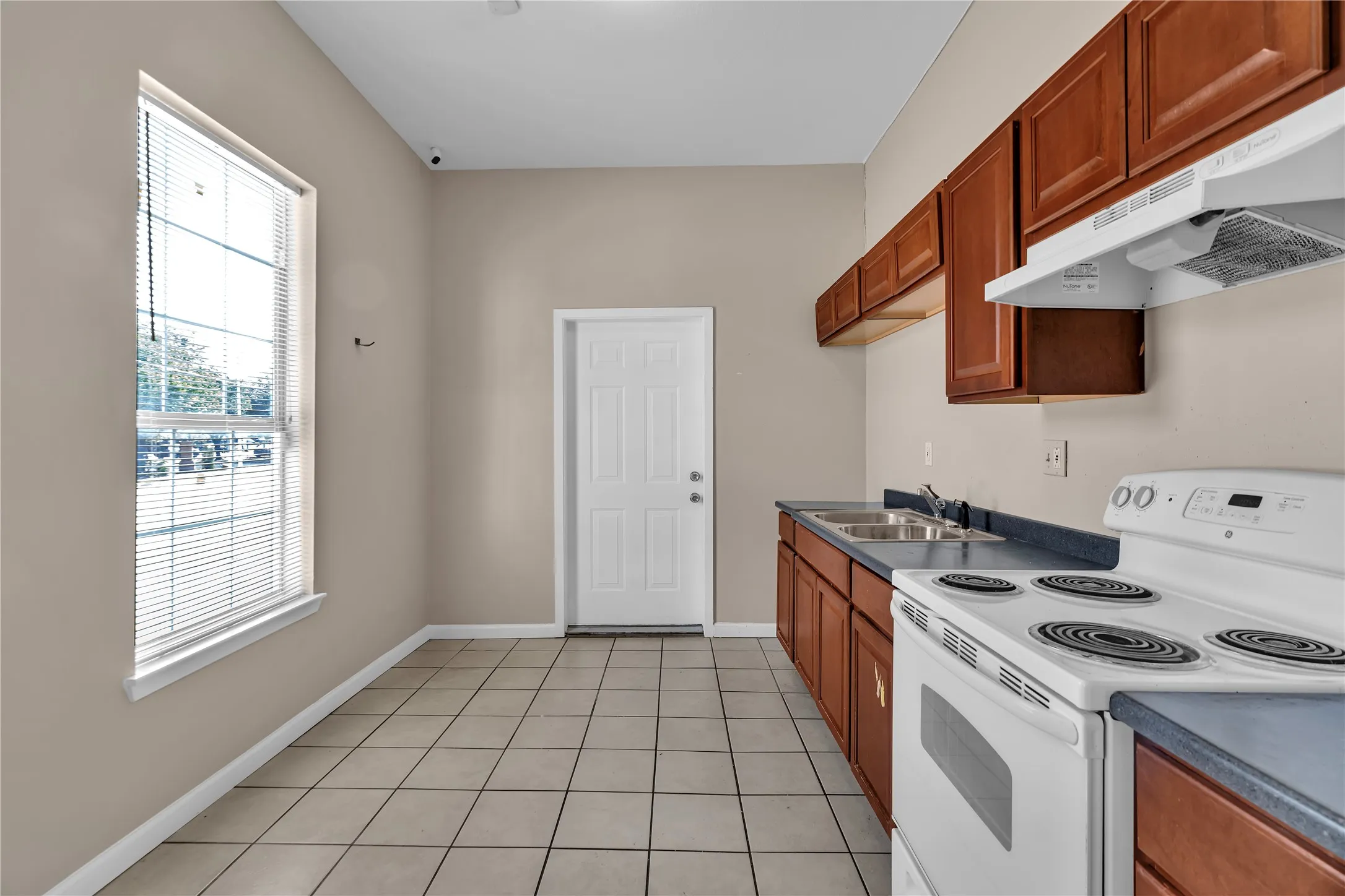 Business For Rent in Tarrant County , 351 Pennsylvania Avenue, Fort Worth, Texas 76104, 0, 0, Garage spaces, 0 Sqft, built in 1918, mls#21344237, Real Estate Agent in Fort Worth, Homes For Rent in Tarrant county, Homes For Rent in Fort Worth, Realtor in Fort Worth Texas, Real Estate Brokerage Independent Realty Texas, Luminita Cordes Realtor