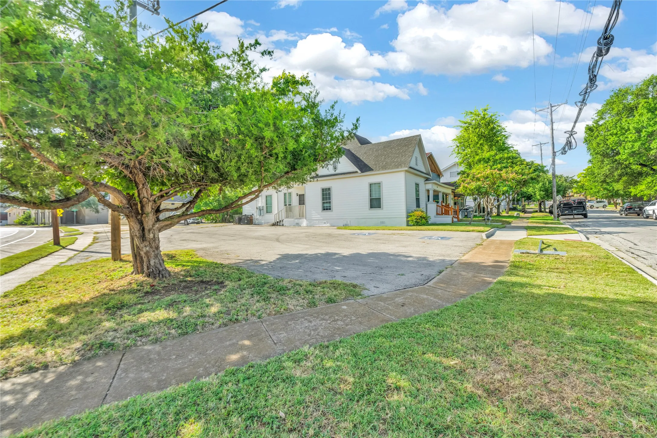 Business For Rent in Tarrant County , 351 Pennsylvania Avenue, Fort Worth, Texas 76104, 0, 0, Garage spaces, 0 Sqft, built in 1918, mls#21344237, Real Estate Agent in Fort Worth, Homes For Rent in Tarrant county, Homes For Rent in Fort Worth, Realtor in Fort Worth Texas, Real Estate Brokerage Independent Realty Texas, Luminita Cordes Realtor