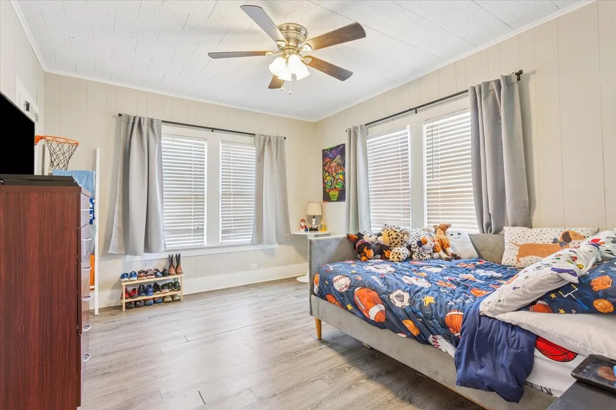 Single Family Residence For Sale in Mc Lennan County , 102 Brookshire, Riesel, Texas 76682, 2 Bedrooms, 1 Bathroom, Garage spaces, 1,096 Sqft, built in 1935, Price $154,500, mls#21344345, Real Estate Agent in Riesel, Homes For Sale in Mc Lennan county, Homes For Sale in Riesel, Realtor in Riesel Texas, Real Estate Brokerage Independent Realty Texas, Luminita Cordes Realtor