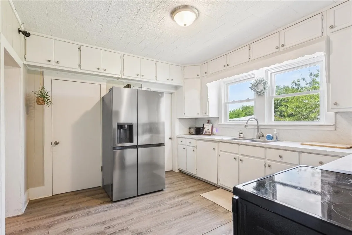 Single Family Residence For Sale in Mc Lennan County , 102 Brookshire, Riesel, Texas 76682, 2 Bedrooms, 1 Bathroom, Garage spaces, 1,096 Sqft, built in 1935, Price $154,500, mls#21344345, Real Estate Agent in Riesel, Homes For Sale in Mc Lennan county, Homes For Sale in Riesel, Realtor in Riesel Texas, Real Estate Brokerage Independent Realty Texas, Luminita Cordes Realtor