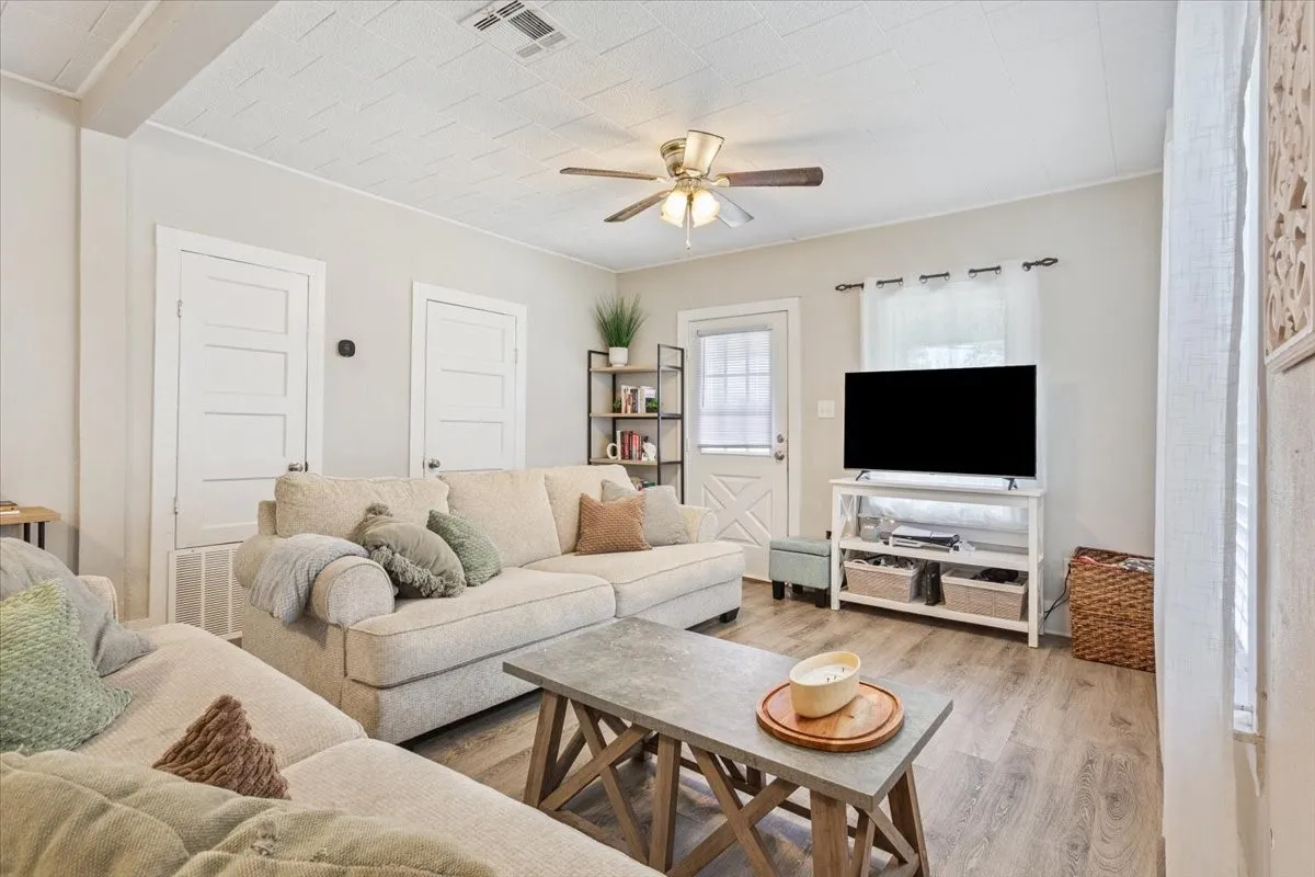 Single Family Residence For Sale in Mc Lennan County , 102 Brookshire, Riesel, Texas 76682, 2 Bedrooms, 1 Bathroom, Garage spaces, 1,096 Sqft, built in 1935, Price $154,500, mls#21344345, Real Estate Agent in Riesel, Homes For Sale in Mc Lennan county, Homes For Sale in Riesel, Realtor in Riesel Texas, Real Estate Brokerage Independent Realty Texas, Luminita Cordes Realtor