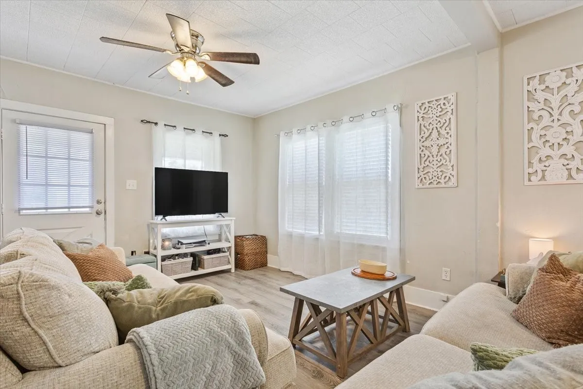 Single Family Residence For Sale in Mc Lennan County , 102 Brookshire, Riesel, Texas 76682, 2 Bedrooms, 1 Bathroom, Garage spaces, 1,096 Sqft, built in 1935, Price $154,500, mls#21344345, Real Estate Agent in Riesel, Homes For Sale in Mc Lennan county, Homes For Sale in Riesel, Realtor in Riesel Texas, Real Estate Brokerage Independent Realty Texas, Luminita Cordes Realtor
