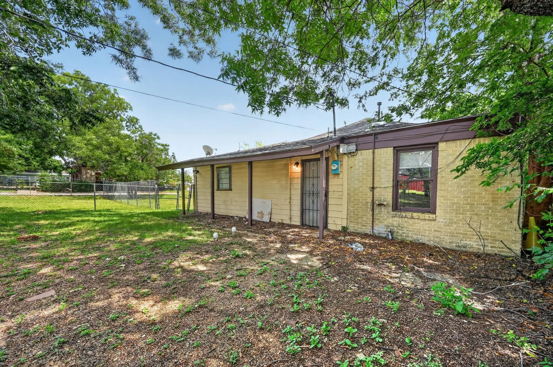 Business For Sale in Tarrant County , 2813 E Rosedale Street, Fort Worth, Texas 76105, 0, 0, Garage spaces, 0 Sqft, built in 1934, mls#21340468, Real Estate Agent in Fort Worth, Homes For Sale in Tarrant county, Homes For Sale in Fort Worth, Realtor in Fort Worth Texas, Real Estate Brokerage Independent Realty Texas, Luminita Cordes Realtor
