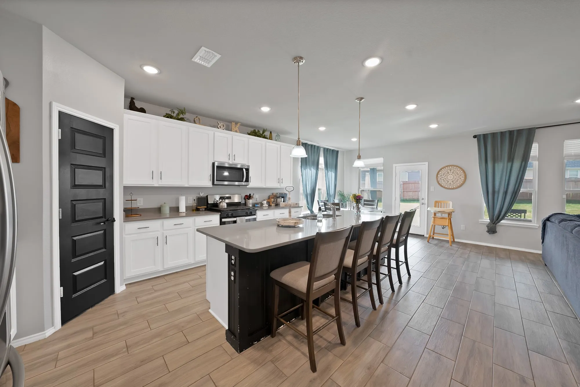 Single Family Residence For Sale in Tarrant County , 1705 Sculptor Court, Haslet, Texas 76052, 5 Bedroom, 4 Bathroom, 3 Garage spaces, 3,650 Sqft, built in 2022, mls#21342273, Real Estate Agent in Haslet, Homes For Sale in Tarrant county, Homes For Sale in Haslet, Realtor in Haslet Texas, Real Estate Brokerage Independent Realty Texas, Luminita Cordes Realtor