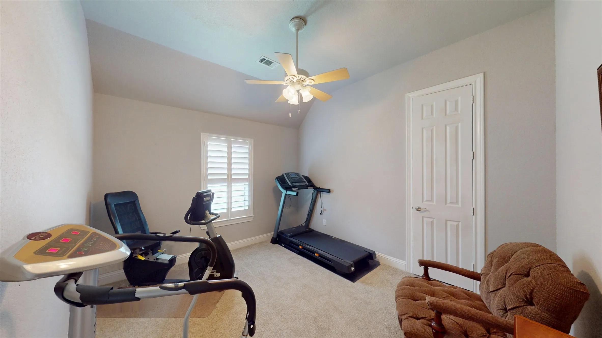 Single Family Residence For Sale in Tarrant County , 1301 Twisting Star Drive, Fort Worth, Texas 76052, 4 Bedroom, 3 Bathroom, 3 Garage spaces, 2,545 Sqft, built in 2008, mls#21344097, Real Estate Agent in Fort Worth, Homes For Sale in Tarrant county, Homes For Sale in Fort Worth, Realtor in Fort Worth Texas, Real Estate Brokerage Independent Realty Texas, Luminita Cordes Realtor