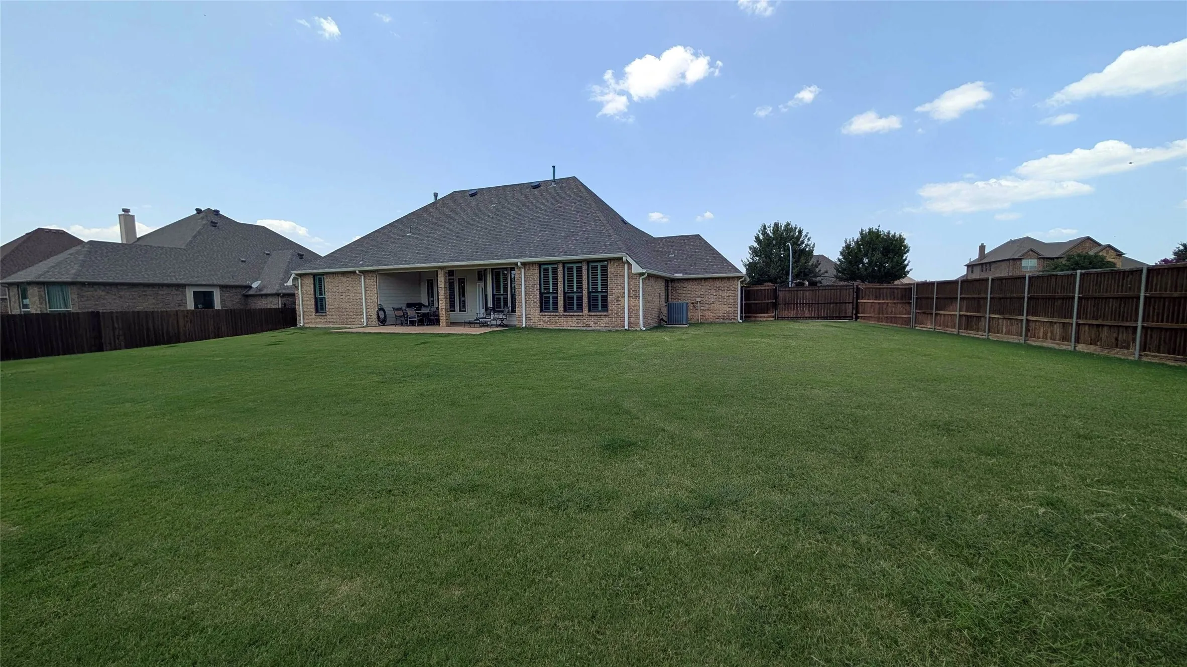 Single Family Residence For Sale in Tarrant County , 1301 Twisting Star Drive, Fort Worth, Texas 76052, 4 Bedroom, 3 Bathroom, 3 Garage spaces, 2,545 Sqft, built in 2008, mls#21344097, Real Estate Agent in Fort Worth, Homes For Sale in Tarrant county, Homes For Sale in Fort Worth, Realtor in Fort Worth Texas, Real Estate Brokerage Independent Realty Texas, Luminita Cordes Realtor