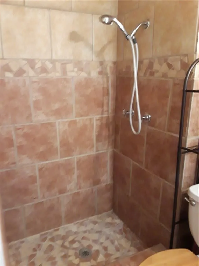 Single Family Residence For Rent in Tarrant County , 8417 Monmouth Drive, Fort Worth, Texas 76116, 4 Bedroom, 2 Bathroom, Garage spaces, 1,505 Sqft, built in 1956, mls#21344308, Real Estate Agent in Fort Worth, Homes For Rent in Tarrant county, Homes For Rent in Fort Worth, Realtor in Fort Worth Texas, Real Estate Brokerage Independent Realty Texas, Luminita Cordes Realtor