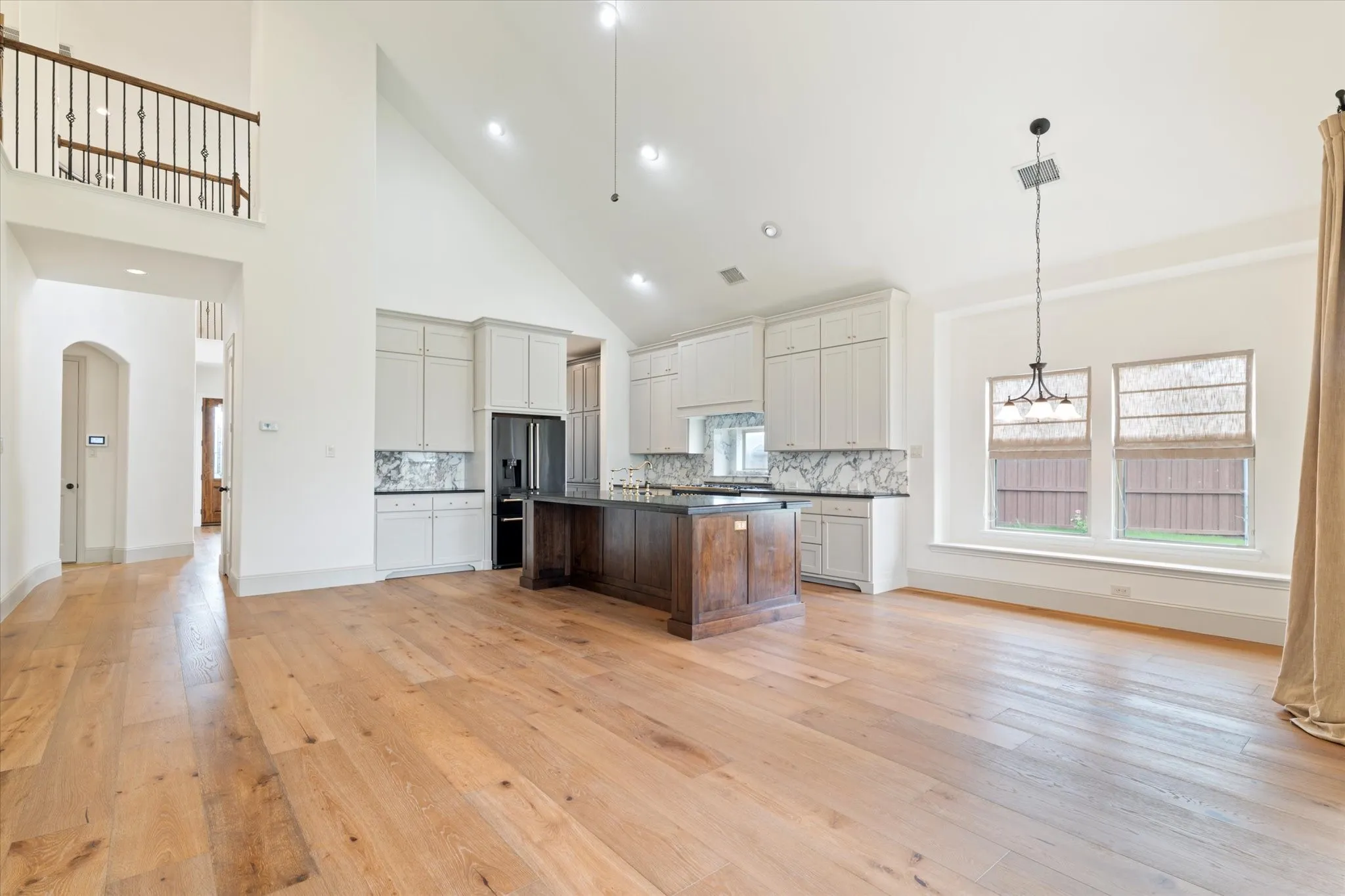 Single Family Residence For Rent in Kaufman County , 1040 Edgefield Lane, Forney, Texas 75126, 4 Bedroom, 4 Bathroom, 2 Garage spaces, 3,431 Sqft, built in 2012, mls#21344378, Real Estate Agent in Forney, Homes For Rent in Kaufman county, Homes For Rent in Forney, Realtor in Forney Texas, Real Estate Brokerage Independent Realty Texas, Luminita Cordes Realtor