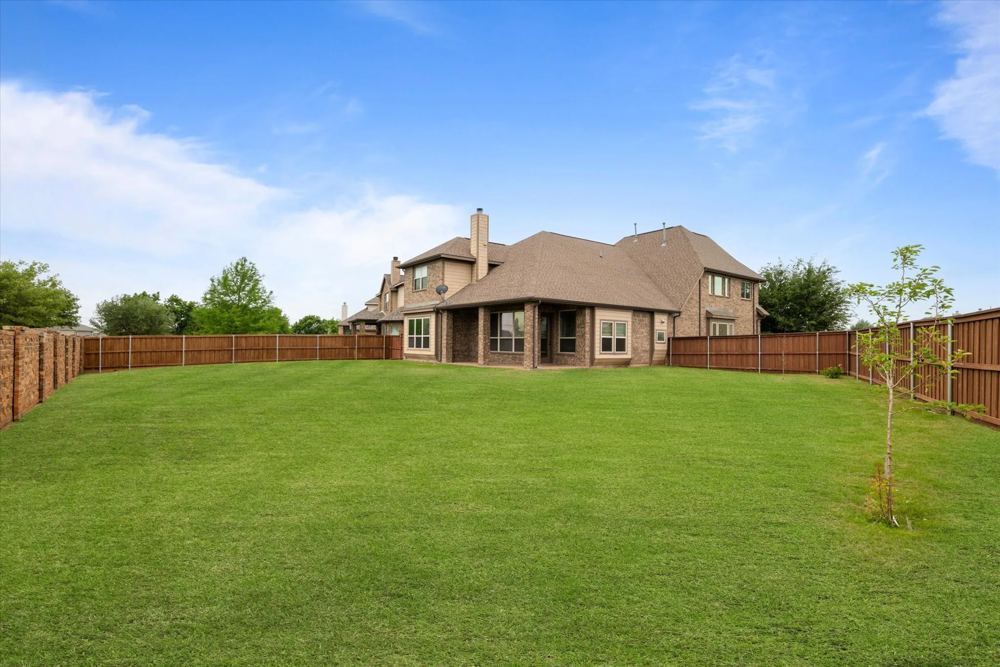 Single Family Residence For Rent in Kaufman County , 1040 Edgefield Lane, Forney, Texas 75126, 4 Bedroom, 4 Bathroom, 2 Garage spaces, 3,431 Sqft, built in 2012, mls#21344378, Real Estate Agent in Forney, Homes For Rent in Kaufman county, Homes For Rent in Forney, Realtor in Forney Texas, Real Estate Brokerage Independent Realty Texas, Luminita Cordes Realtor