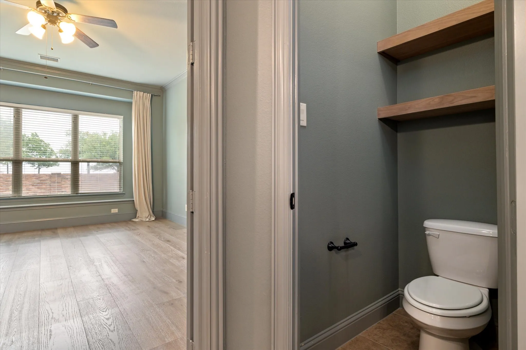 Single Family Residence For Rent in Kaufman County , 1040 Edgefield Lane, Forney, Texas 75126, 4 Bedroom, 4 Bathroom, 2 Garage spaces, 3,431 Sqft, built in 2012, mls#21344378, Real Estate Agent in Forney, Homes For Rent in Kaufman county, Homes For Rent in Forney, Realtor in Forney Texas, Real Estate Brokerage Independent Realty Texas, Luminita Cordes Realtor