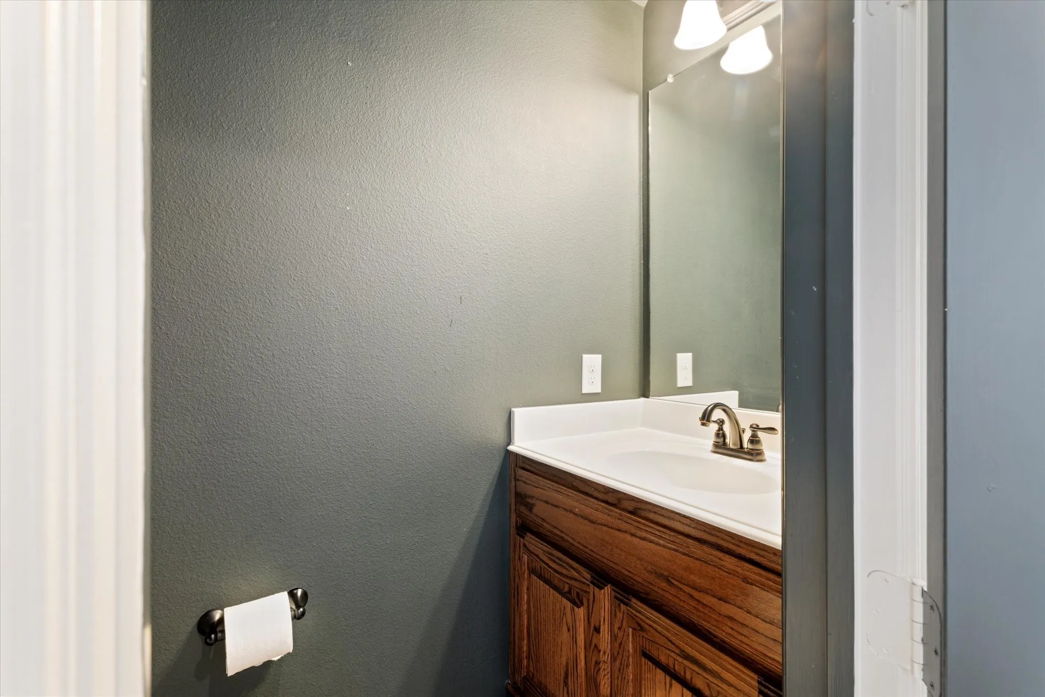 Single Family Residence For Rent in Kaufman County , 1040 Edgefield Lane, Forney, Texas 75126, 4 Bedroom, 4 Bathroom, 2 Garage spaces, 3,431 Sqft, built in 2012, mls#21344378, Real Estate Agent in Forney, Homes For Rent in Kaufman county, Homes For Rent in Forney, Realtor in Forney Texas, Real Estate Brokerage Independent Realty Texas, Luminita Cordes Realtor
