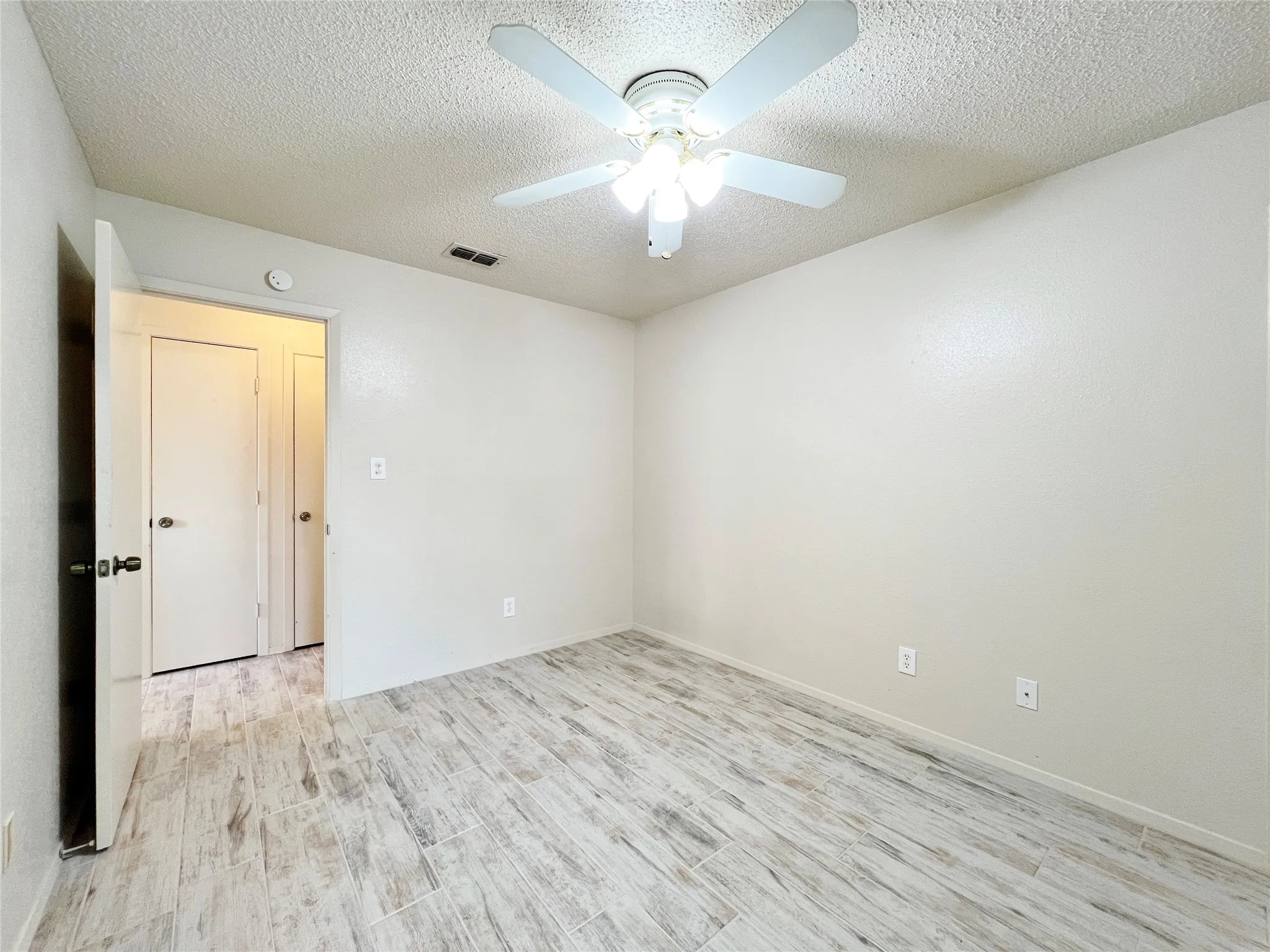 Duplex For Rent in Parker County , 1110 S Rusk Street A, Weatherford, Texas 76086, 2 Bedroom, 2 Bathroom, Garage spaces, 948 Sqft, built in 1984, mls#21344383, Real Estate Agent in Weatherford, Homes For Rent in Parker county, Homes For Rent in Weatherford, Realtor in Weatherford Texas, Real Estate Brokerage Independent Realty Texas, Luminita Cordes Realtor