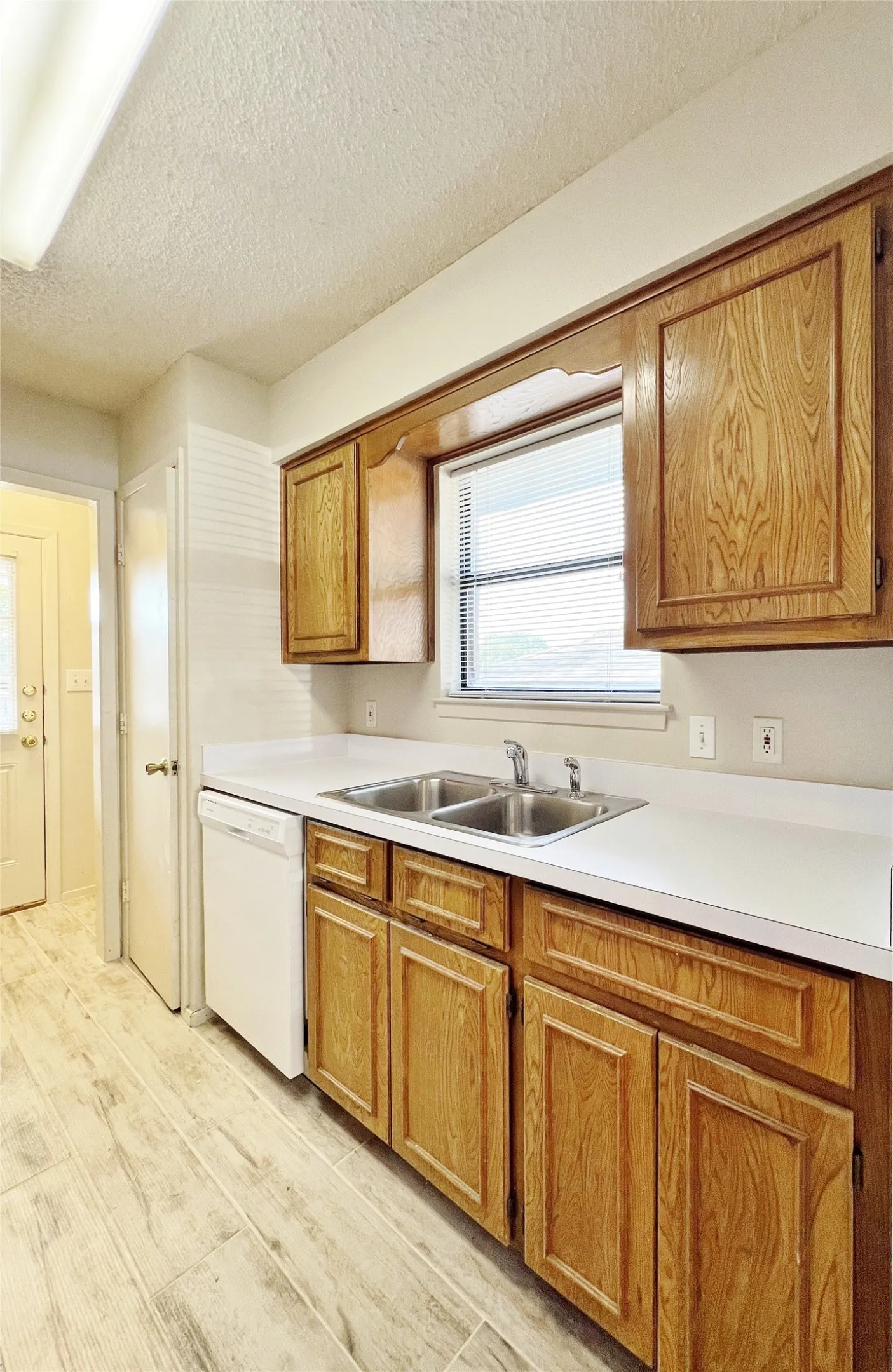 Duplex For Rent in Parker County , 1110 S Rusk Street A, Weatherford, Texas 76086, 2 Bedroom, 2 Bathroom, Garage spaces, 948 Sqft, built in 1984, mls#21344383, Real Estate Agent in Weatherford, Homes For Rent in Parker county, Homes For Rent in Weatherford, Realtor in Weatherford Texas, Real Estate Brokerage Independent Realty Texas, Luminita Cordes Realtor