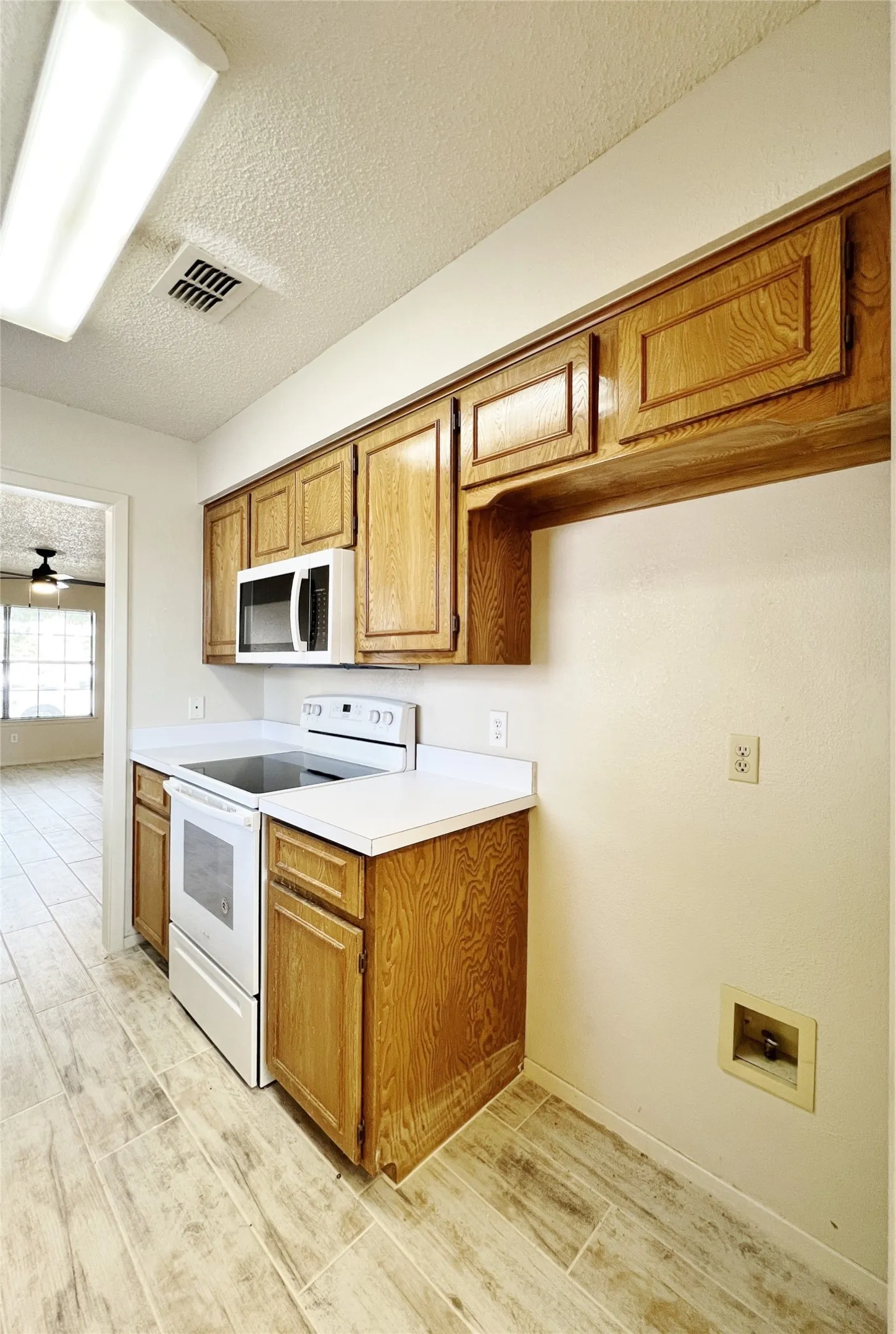 Duplex For Rent in Parker County , 1110 S Rusk Street A, Weatherford, Texas 76086, 2 Bedroom, 2 Bathroom, Garage spaces, 948 Sqft, built in 1984, mls#21344383, Real Estate Agent in Weatherford, Homes For Rent in Parker county, Homes For Rent in Weatherford, Realtor in Weatherford Texas, Real Estate Brokerage Independent Realty Texas, Luminita Cordes Realtor