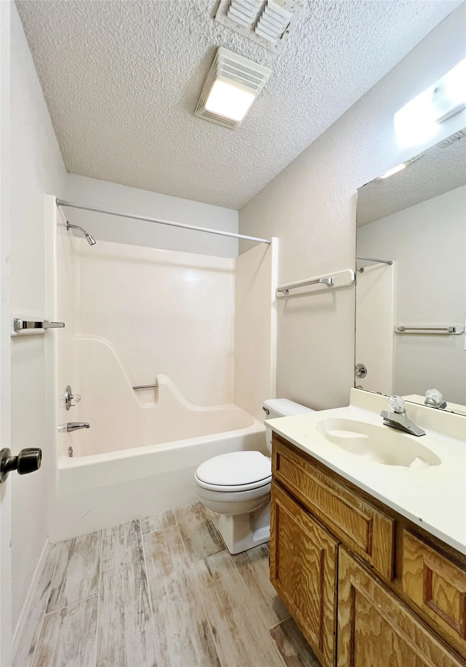 Duplex For Rent in Parker County , 1110 S Rusk Street A, Weatherford, Texas 76086, 2 Bedroom, 2 Bathroom, Garage spaces, 948 Sqft, built in 1984, mls#21344383, Real Estate Agent in Weatherford, Homes For Rent in Parker county, Homes For Rent in Weatherford, Realtor in Weatherford Texas, Real Estate Brokerage Independent Realty Texas, Luminita Cordes Realtor