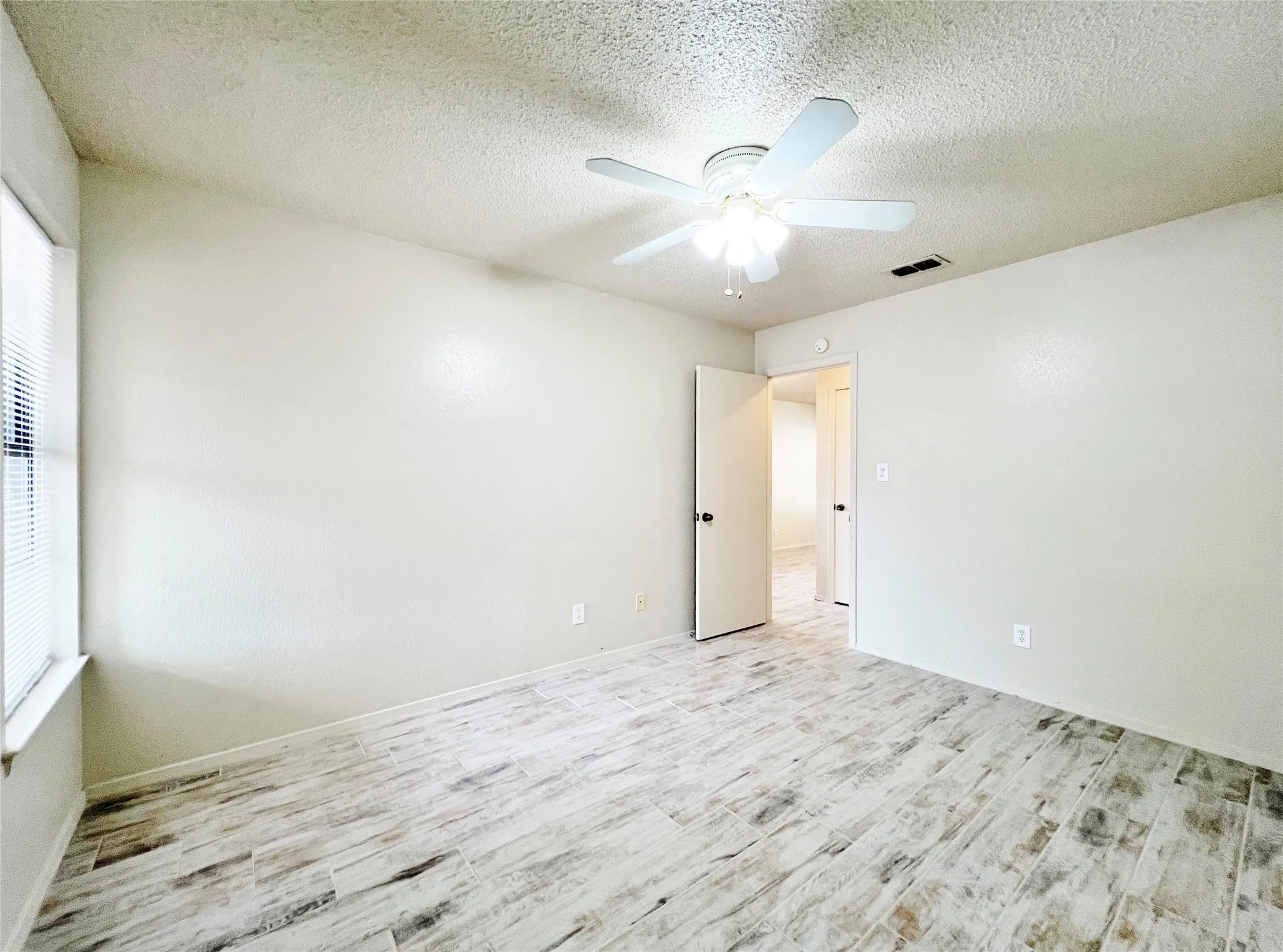 Duplex For Rent in Parker County , 1110 S Rusk Street A, Weatherford, Texas 76086, 2 Bedroom, 2 Bathroom, Garage spaces, 948 Sqft, built in 1984, mls#21344383, Real Estate Agent in Weatherford, Homes For Rent in Parker county, Homes For Rent in Weatherford, Realtor in Weatherford Texas, Real Estate Brokerage Independent Realty Texas, Luminita Cordes Realtor