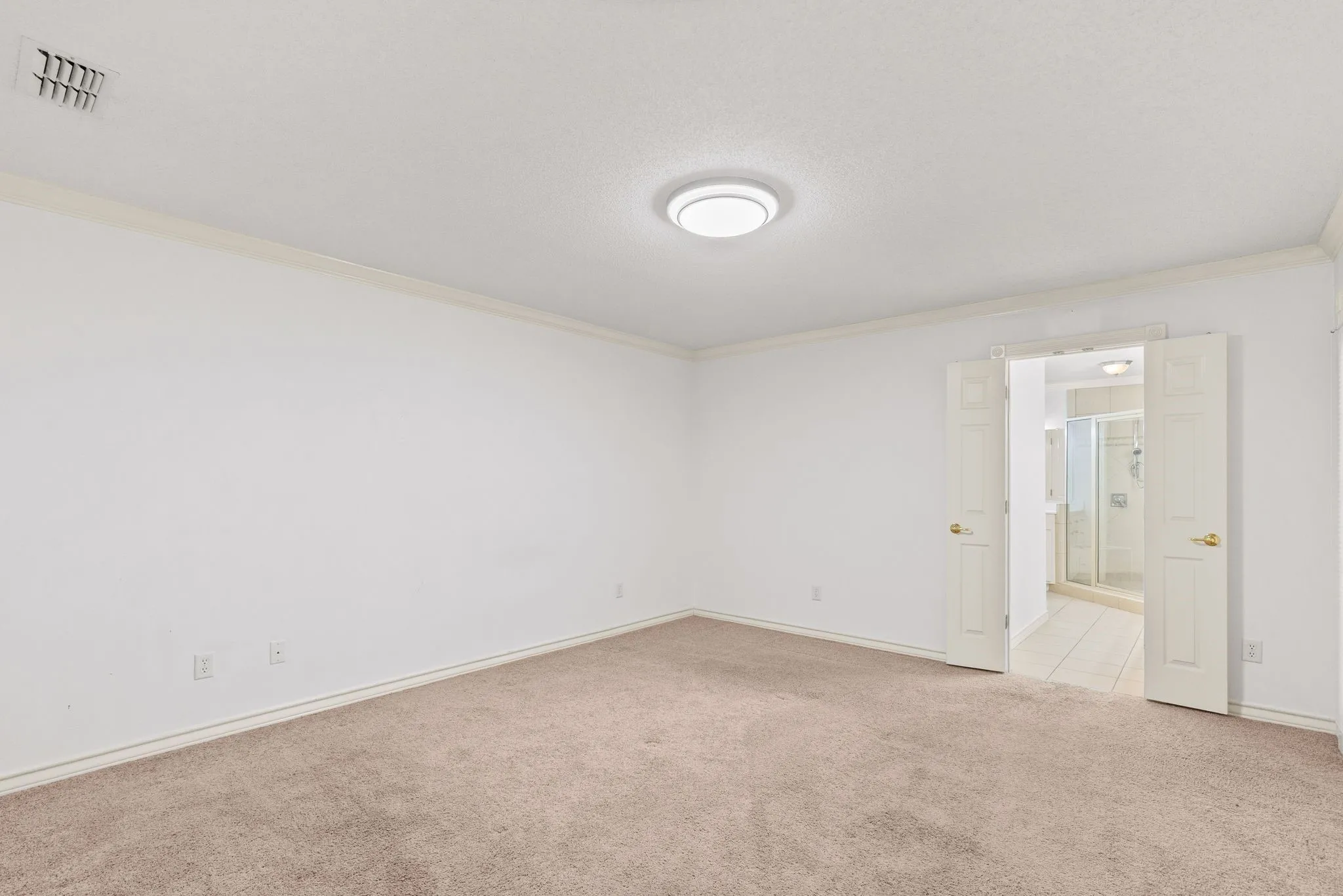 Single Family Residence For Sale in Hopkins County , 305 Kelli Circle, Sulphur Springs, Texas 75482, 3 Bedroom, 3 Bathroom, 2 Garage spaces, 2,257 Sqft, built in 1999, mls#21344386, Real Estate Agent in Sulphur Springs, Homes For Sale in Hopkins county, Homes For Sale in Sulphur Springs, Realtor in Sulphur Springs Texas, Real Estate Brokerage Independent Realty Texas, Luminita Cordes Realtor