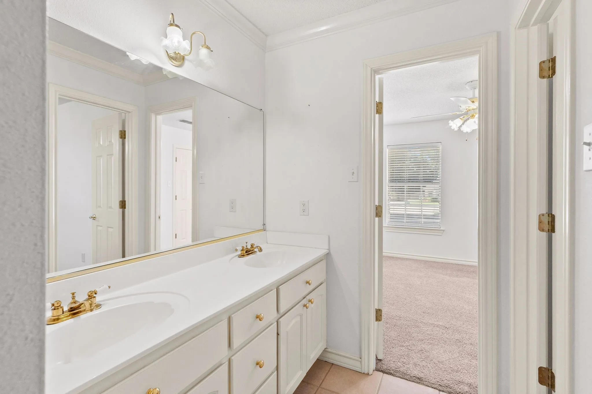 Single Family Residence For Sale in Hopkins County , 305 Kelli Circle, Sulphur Springs, Texas 75482, 3 Bedroom, 3 Bathroom, 2 Garage spaces, 2,257 Sqft, built in 1999, mls#21344386, Real Estate Agent in Sulphur Springs, Homes For Sale in Hopkins county, Homes For Sale in Sulphur Springs, Realtor in Sulphur Springs Texas, Real Estate Brokerage Independent Realty Texas, Luminita Cordes Realtor