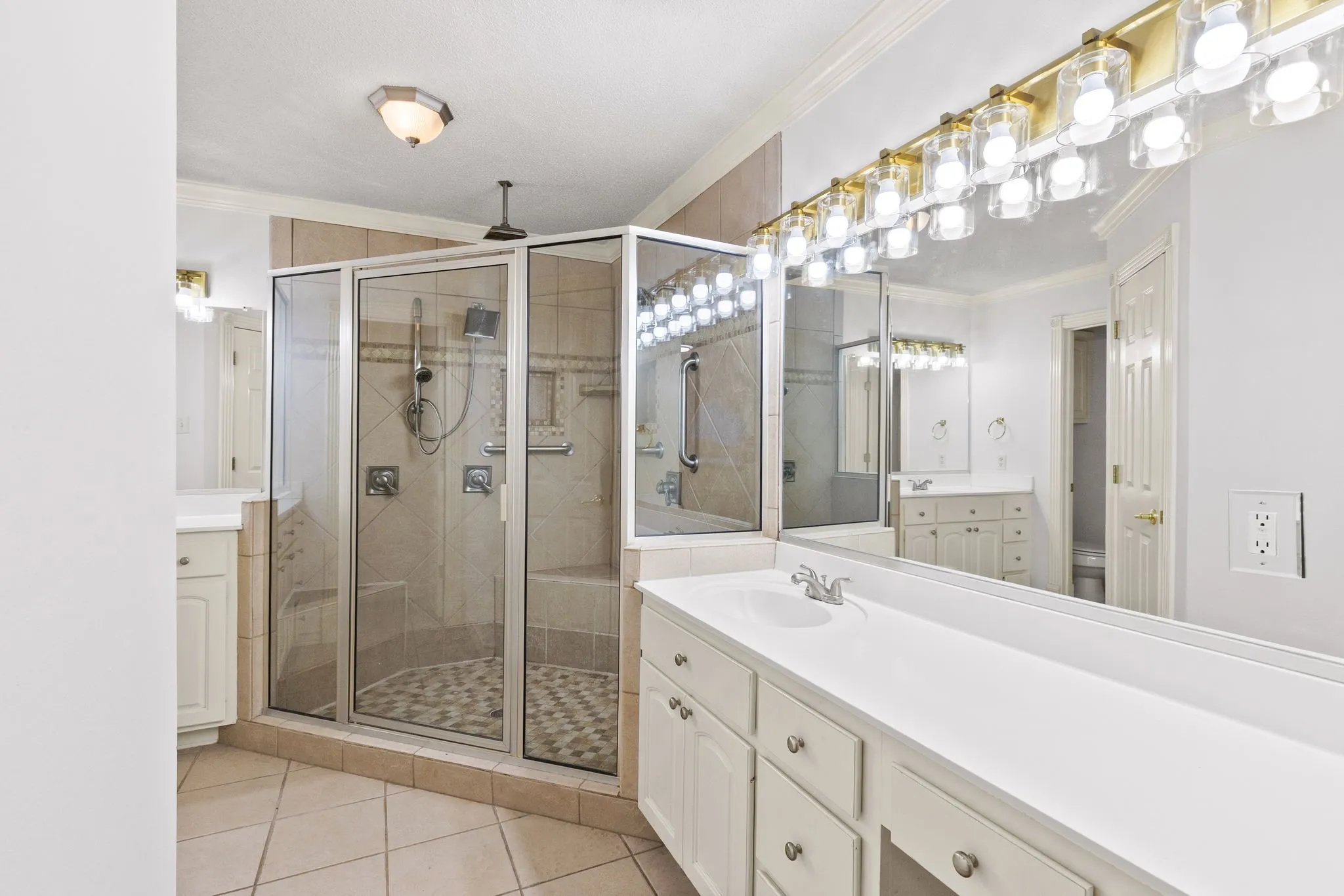 Single Family Residence For Sale in Hopkins County , 305 Kelli Circle, Sulphur Springs, Texas 75482, 3 Bedroom, 3 Bathroom, 2 Garage spaces, 2,257 Sqft, built in 1999, mls#21344386, Real Estate Agent in Sulphur Springs, Homes For Sale in Hopkins county, Homes For Sale in Sulphur Springs, Realtor in Sulphur Springs Texas, Real Estate Brokerage Independent Realty Texas, Luminita Cordes Realtor