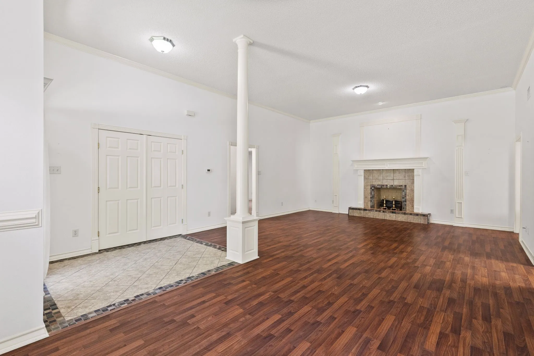 Single Family Residence For Sale in Hopkins County , 305 Kelli Circle, Sulphur Springs, Texas 75482, 3 Bedroom, 3 Bathroom, 2 Garage spaces, 2,257 Sqft, built in 1999, mls#21344386, Real Estate Agent in Sulphur Springs, Homes For Sale in Hopkins county, Homes For Sale in Sulphur Springs, Realtor in Sulphur Springs Texas, Real Estate Brokerage Independent Realty Texas, Luminita Cordes Realtor