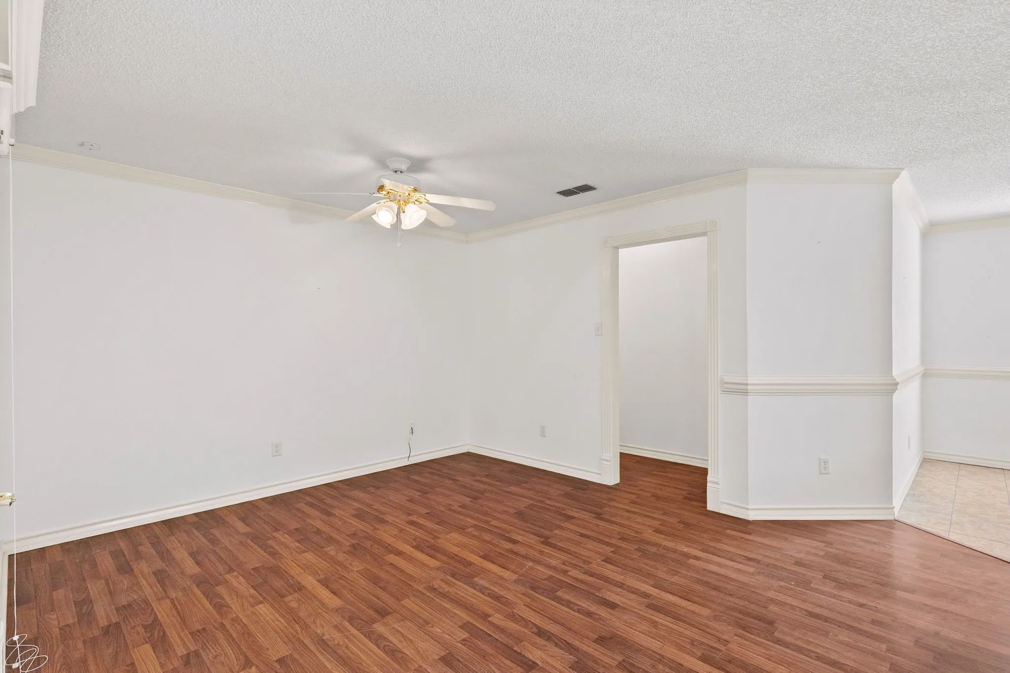 Single Family Residence For Sale in Hopkins County , 305 Kelli Circle, Sulphur Springs, Texas 75482, 3 Bedroom, 3 Bathroom, 2 Garage spaces, 2,257 Sqft, built in 1999, mls#21344386, Real Estate Agent in Sulphur Springs, Homes For Sale in Hopkins county, Homes For Sale in Sulphur Springs, Realtor in Sulphur Springs Texas, Real Estate Brokerage Independent Realty Texas, Luminita Cordes Realtor