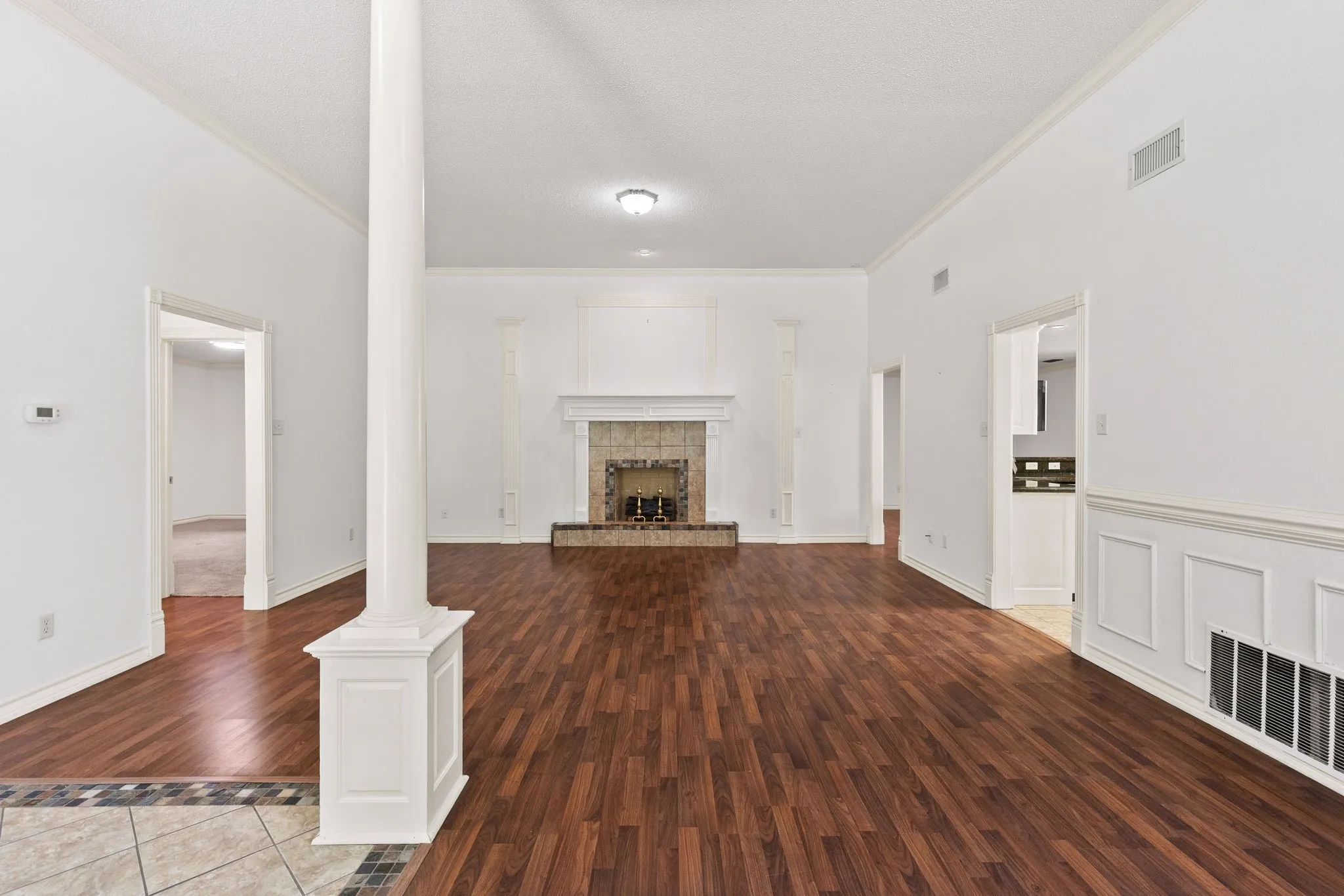 Single Family Residence For Sale in Hopkins County , 305 Kelli Circle, Sulphur Springs, Texas 75482, 3 Bedroom, 3 Bathroom, 2 Garage spaces, 2,257 Sqft, built in 1999, mls#21344386, Real Estate Agent in Sulphur Springs, Homes For Sale in Hopkins county, Homes For Sale in Sulphur Springs, Realtor in Sulphur Springs Texas, Real Estate Brokerage Independent Realty Texas, Luminita Cordes Realtor