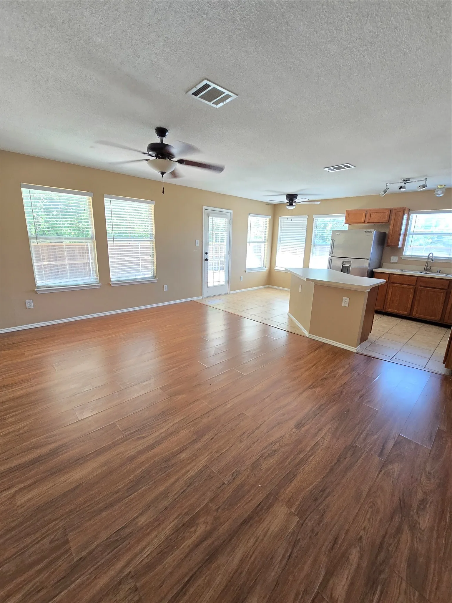 Single Family Residence For Rent in Denton County , 4512 Saddlebrook Drive, Carrollton, Texas 75010, 4 Bedroom, 3 Bathroom, 2 Garage spaces, 2,350 Sqft, built in 2000, mls#21339519, Real Estate Agent in Carrollton, Homes For Rent in Denton county, Homes For Rent in Carrollton, Realtor in Carrollton Texas, Real Estate Brokerage Independent Realty Texas, Luminita Cordes Realtor