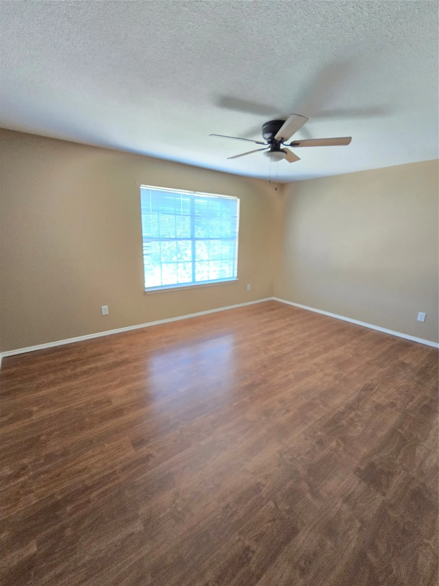 Single Family Residence For Rent in Denton County , 4512 Saddlebrook Drive, Carrollton, Texas 75010, 4 Bedroom, 3 Bathroom, 2 Garage spaces, 2,350 Sqft, built in 2000, mls#21339519, Real Estate Agent in Carrollton, Homes For Rent in Denton county, Homes For Rent in Carrollton, Realtor in Carrollton Texas, Real Estate Brokerage Independent Realty Texas, Luminita Cordes Realtor