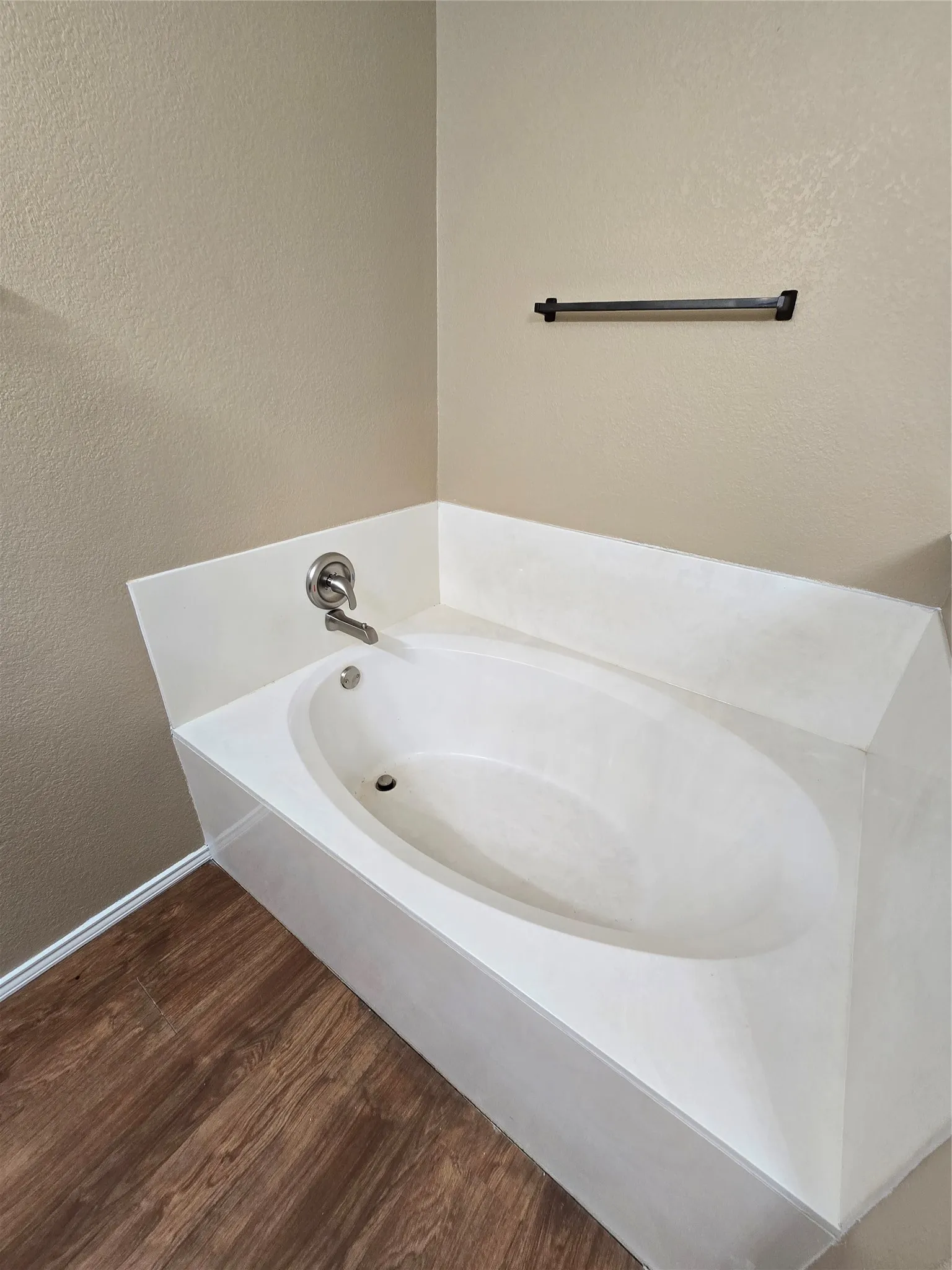Single Family Residence For Rent in Denton County , 4512 Saddlebrook Drive, Carrollton, Texas 75010, 4 Bedroom, 3 Bathroom, 2 Garage spaces, 2,350 Sqft, built in 2000, mls#21339519, Real Estate Agent in Carrollton, Homes For Rent in Denton county, Homes For Rent in Carrollton, Realtor in Carrollton Texas, Real Estate Brokerage Independent Realty Texas, Luminita Cordes Realtor