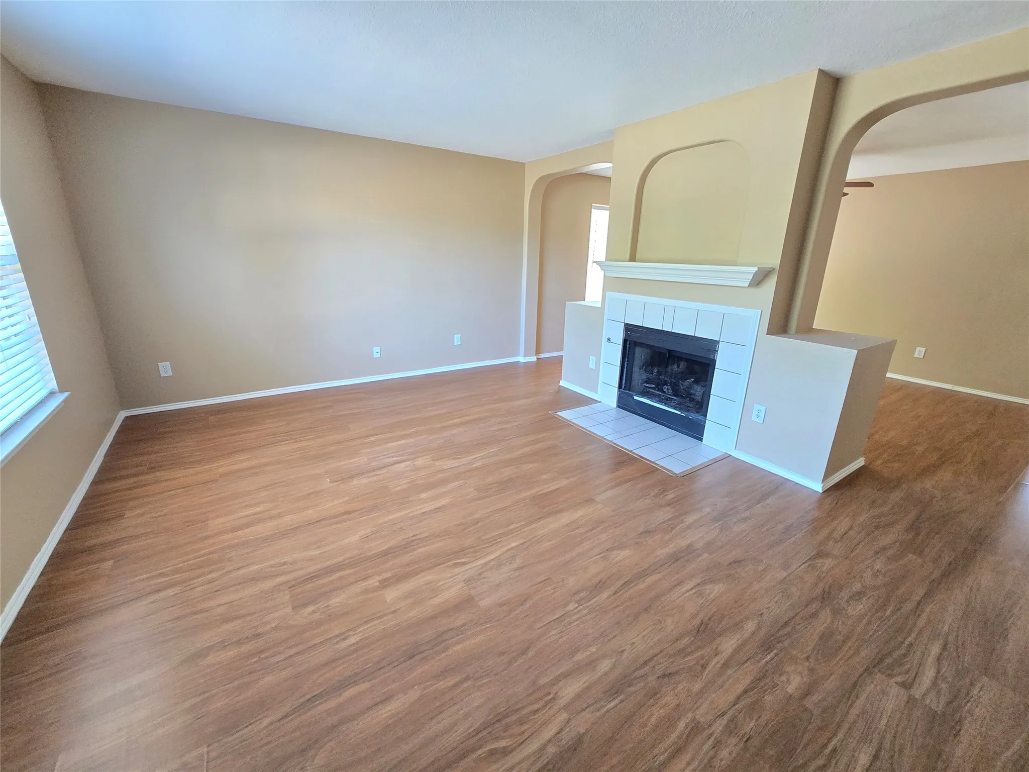 Single Family Residence For Rent in Denton County , 4512 Saddlebrook Drive, Carrollton, Texas 75010, 4 Bedroom, 3 Bathroom, 2 Garage spaces, 2,350 Sqft, built in 2000, mls#21339519, Real Estate Agent in Carrollton, Homes For Rent in Denton county, Homes For Rent in Carrollton, Realtor in Carrollton Texas, Real Estate Brokerage Independent Realty Texas, Luminita Cordes Realtor