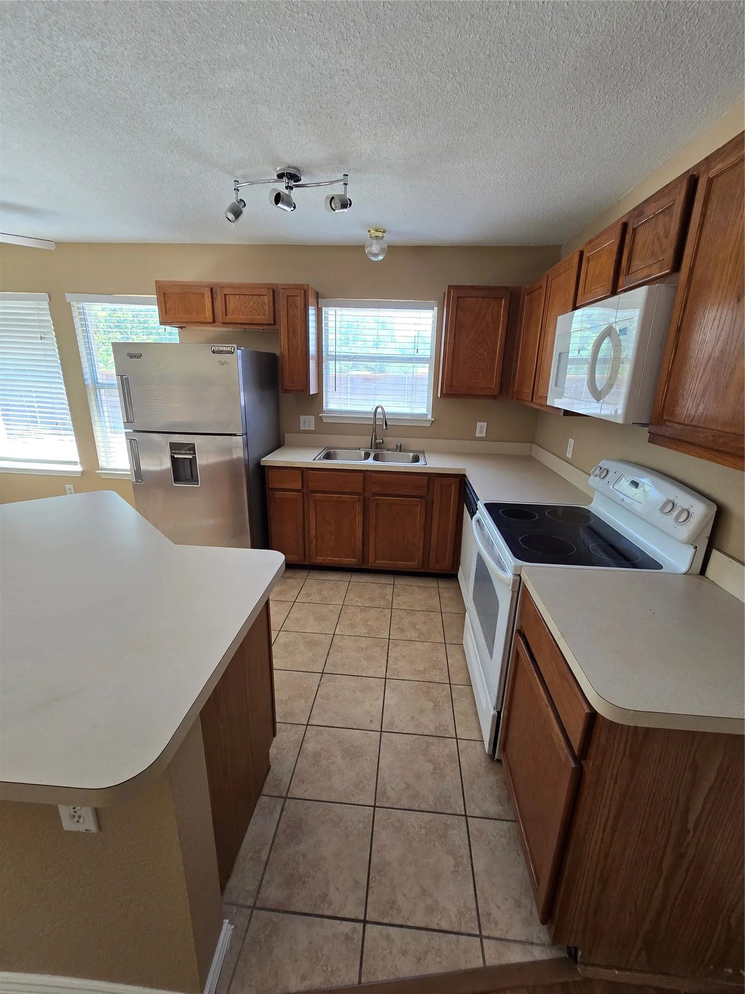 Single Family Residence For Rent in Denton County , 4512 Saddlebrook Drive, Carrollton, Texas 75010, 4 Bedroom, 3 Bathroom, 2 Garage spaces, 2,350 Sqft, built in 2000, mls#21339519, Real Estate Agent in Carrollton, Homes For Rent in Denton county, Homes For Rent in Carrollton, Realtor in Carrollton Texas, Real Estate Brokerage Independent Realty Texas, Luminita Cordes Realtor