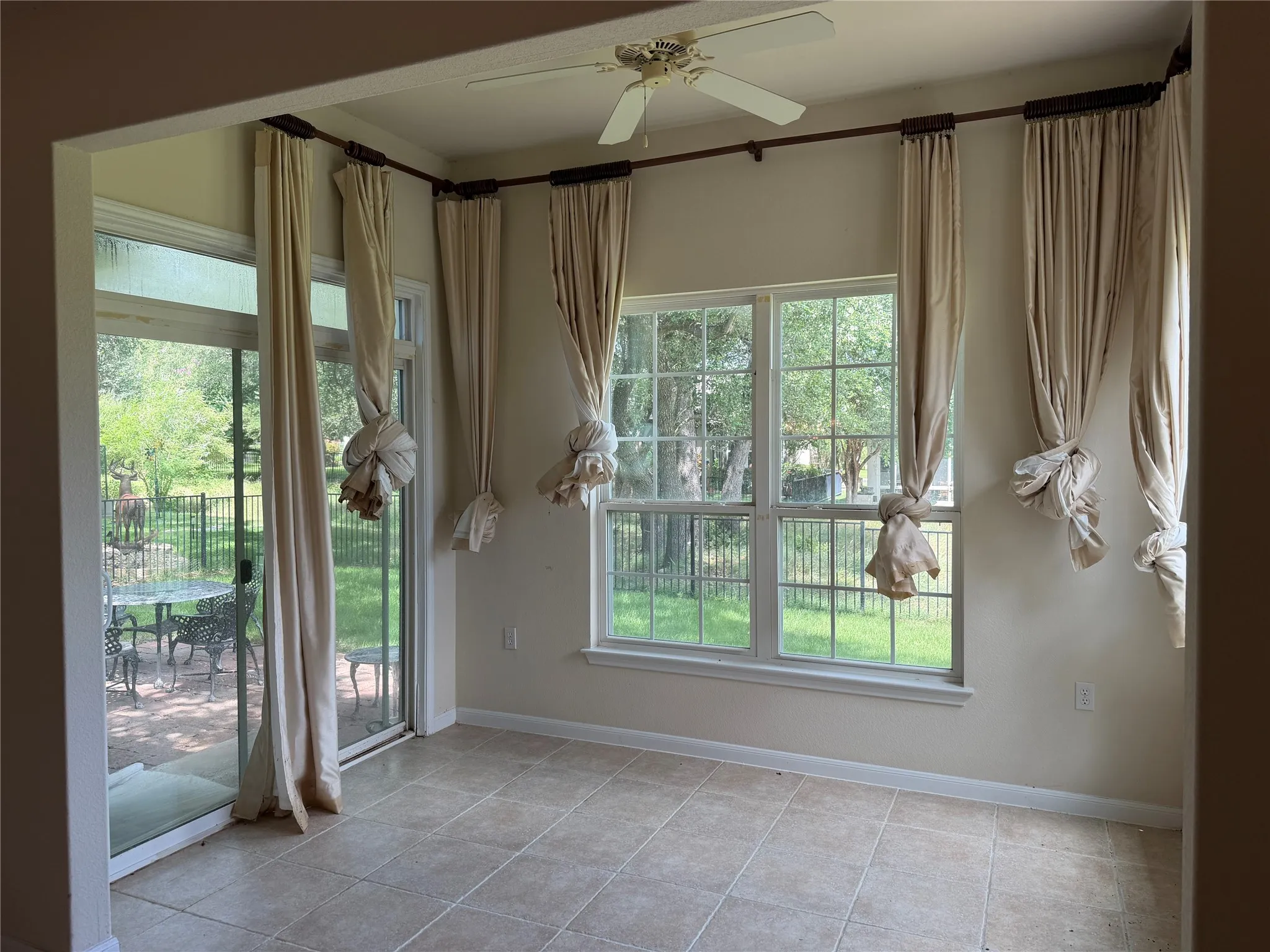 Single Family Residence For Sale in Williamson County , 311 Deer Meadow Circle, Georgetown, Texas 78633, 3 Bedroom, 2 Bathroom, 2 Garage spaces, 2,072 Sqft, built in 2005, Price $275,000, mls#21343178, Real Estate Agent in Georgetown, Homes For Sale in Williamson county, Homes For Sale in Georgetown, Realtor in Georgetown Texas, Real Estate Brokerage Independent Realty Texas, Luminita Cordes Realtor