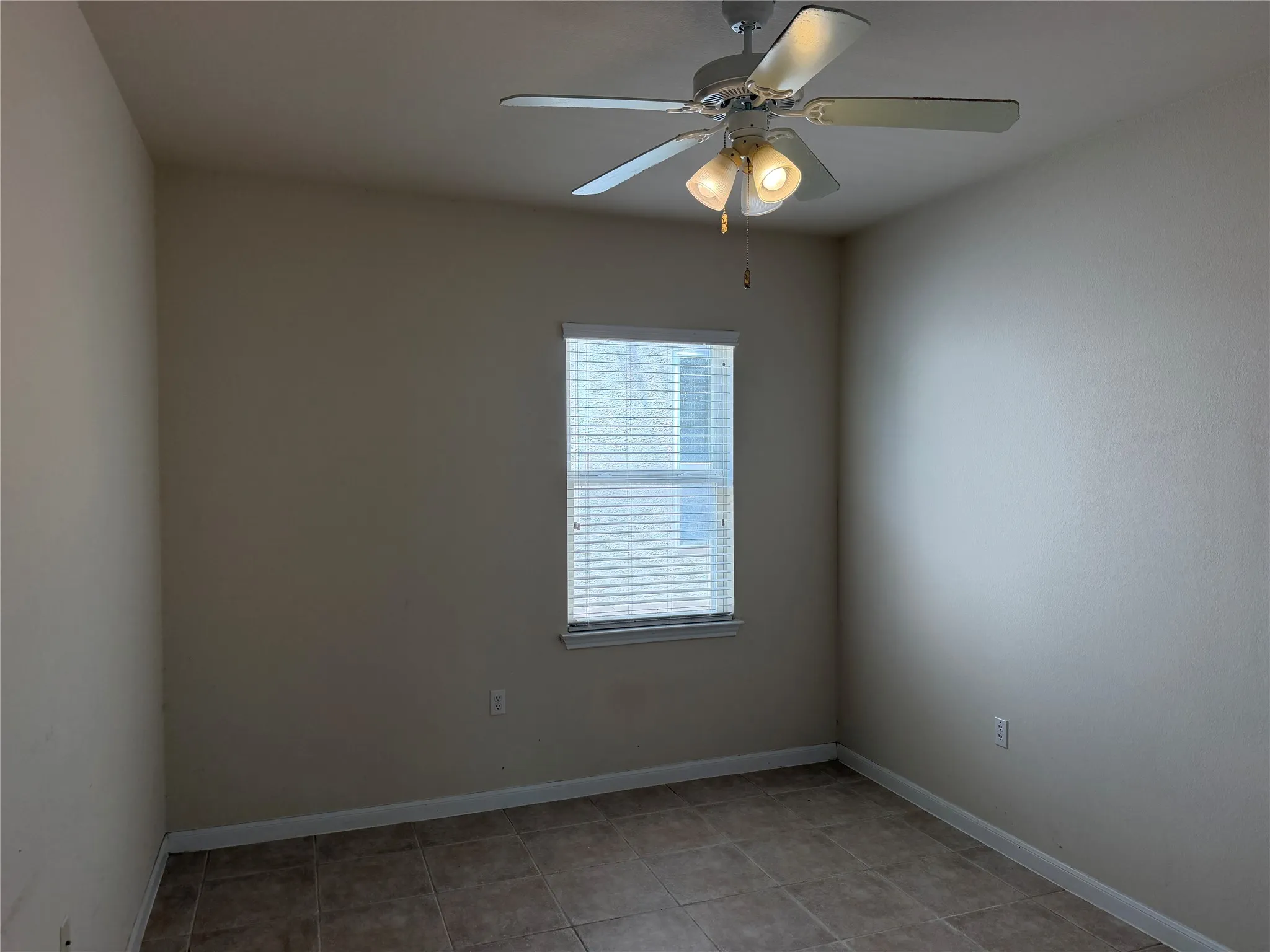 Single Family Residence For Sale in Williamson County , 311 Deer Meadow Circle, Georgetown, Texas 78633, 3 Bedroom, 2 Bathroom, 2 Garage spaces, 2,072 Sqft, built in 2005, Price $275,000, mls#21343178, Real Estate Agent in Georgetown, Homes For Sale in Williamson county, Homes For Sale in Georgetown, Realtor in Georgetown Texas, Real Estate Brokerage Independent Realty Texas, Luminita Cordes Realtor
