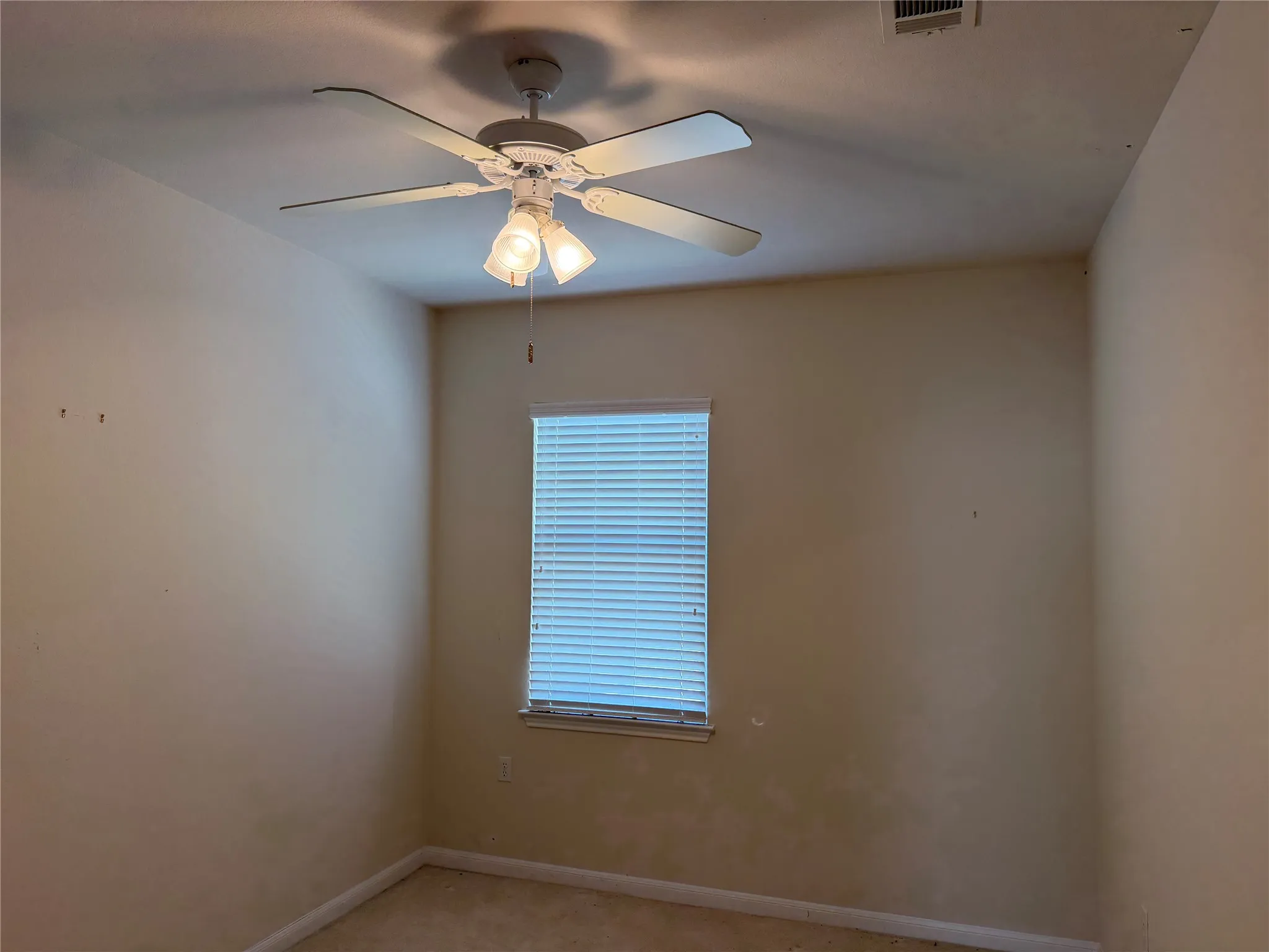 Single Family Residence For Sale in Williamson County , 311 Deer Meadow Circle, Georgetown, Texas 78633, 3 Bedroom, 2 Bathroom, 2 Garage spaces, 2,072 Sqft, built in 2005, Price $275,000, mls#21343178, Real Estate Agent in Georgetown, Homes For Sale in Williamson county, Homes For Sale in Georgetown, Realtor in Georgetown Texas, Real Estate Brokerage Independent Realty Texas, Luminita Cordes Realtor