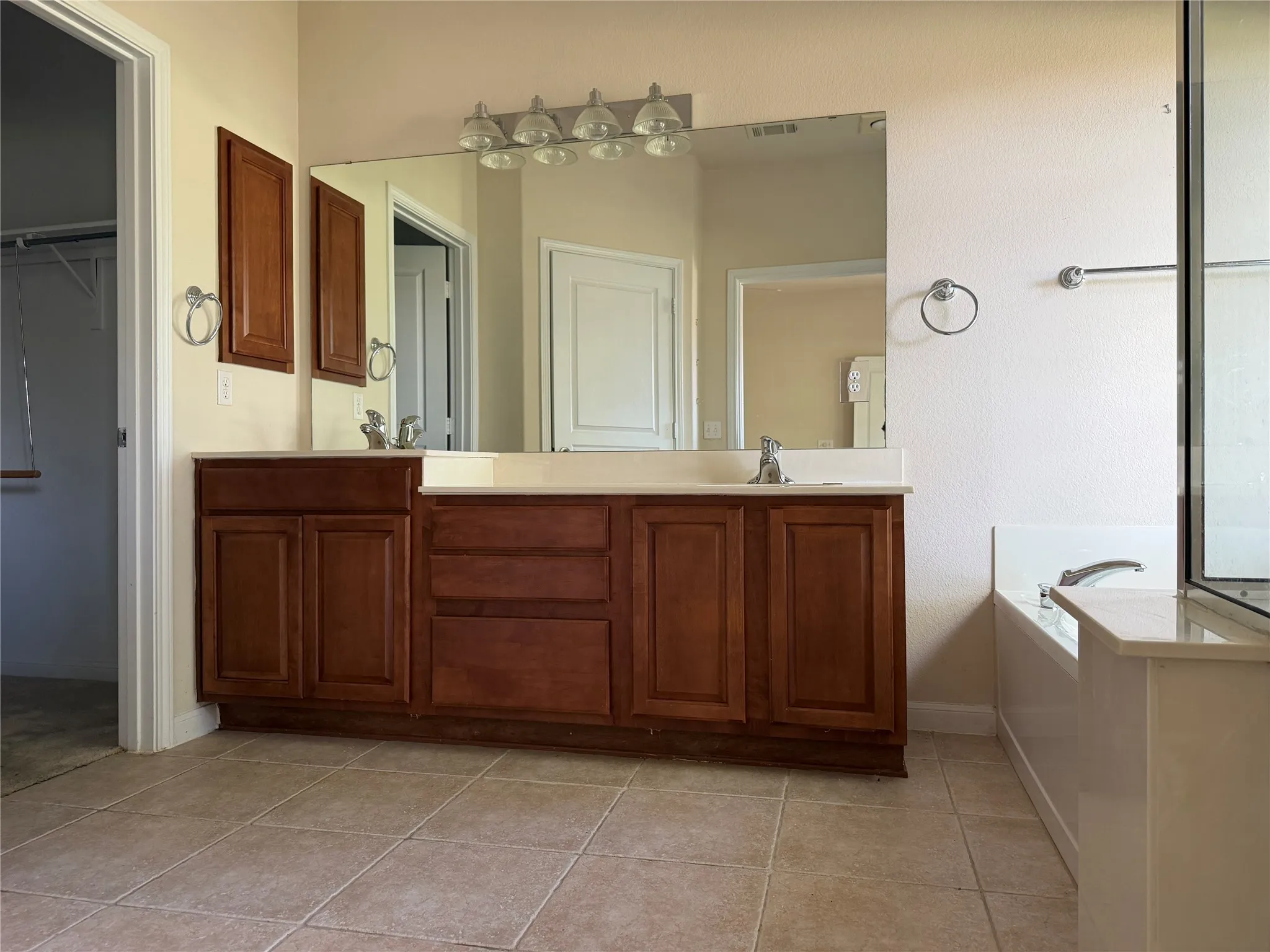 Single Family Residence For Sale in Williamson County , 311 Deer Meadow Circle, Georgetown, Texas 78633, 3 Bedroom, 2 Bathroom, 2 Garage spaces, 2,072 Sqft, built in 2005, Price $275,000, mls#21343178, Real Estate Agent in Georgetown, Homes For Sale in Williamson county, Homes For Sale in Georgetown, Realtor in Georgetown Texas, Real Estate Brokerage Independent Realty Texas, Luminita Cordes Realtor
