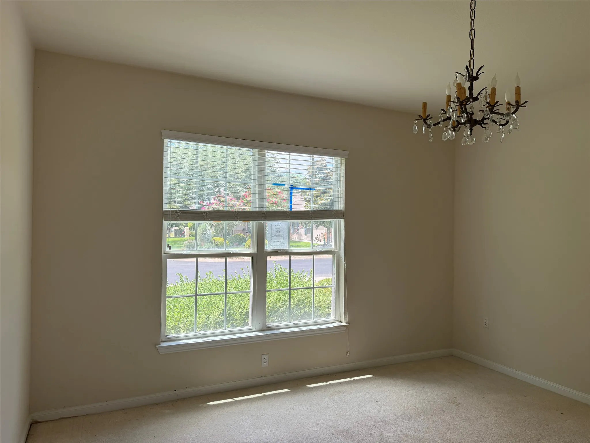 Single Family Residence For Sale in Williamson County , 311 Deer Meadow Circle, Georgetown, Texas 78633, 3 Bedroom, 2 Bathroom, 2 Garage spaces, 2,072 Sqft, built in 2005, Price $275,000, mls#21343178, Real Estate Agent in Georgetown, Homes For Sale in Williamson county, Homes For Sale in Georgetown, Realtor in Georgetown Texas, Real Estate Brokerage Independent Realty Texas, Luminita Cordes Realtor