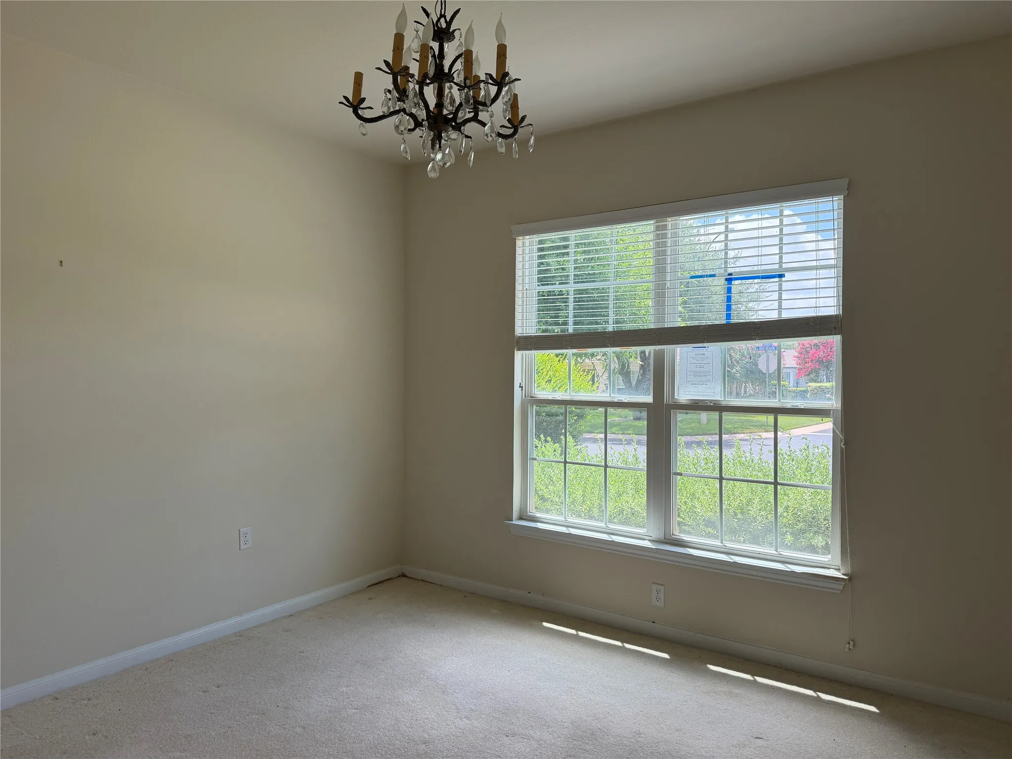 Single Family Residence For Sale in Williamson County , 311 Deer Meadow Circle, Georgetown, Texas 78633, 3 Bedroom, 2 Bathroom, 2 Garage spaces, 2,072 Sqft, built in 2005, Price $275,000, mls#21343178, Real Estate Agent in Georgetown, Homes For Sale in Williamson county, Homes For Sale in Georgetown, Realtor in Georgetown Texas, Real Estate Brokerage Independent Realty Texas, Luminita Cordes Realtor