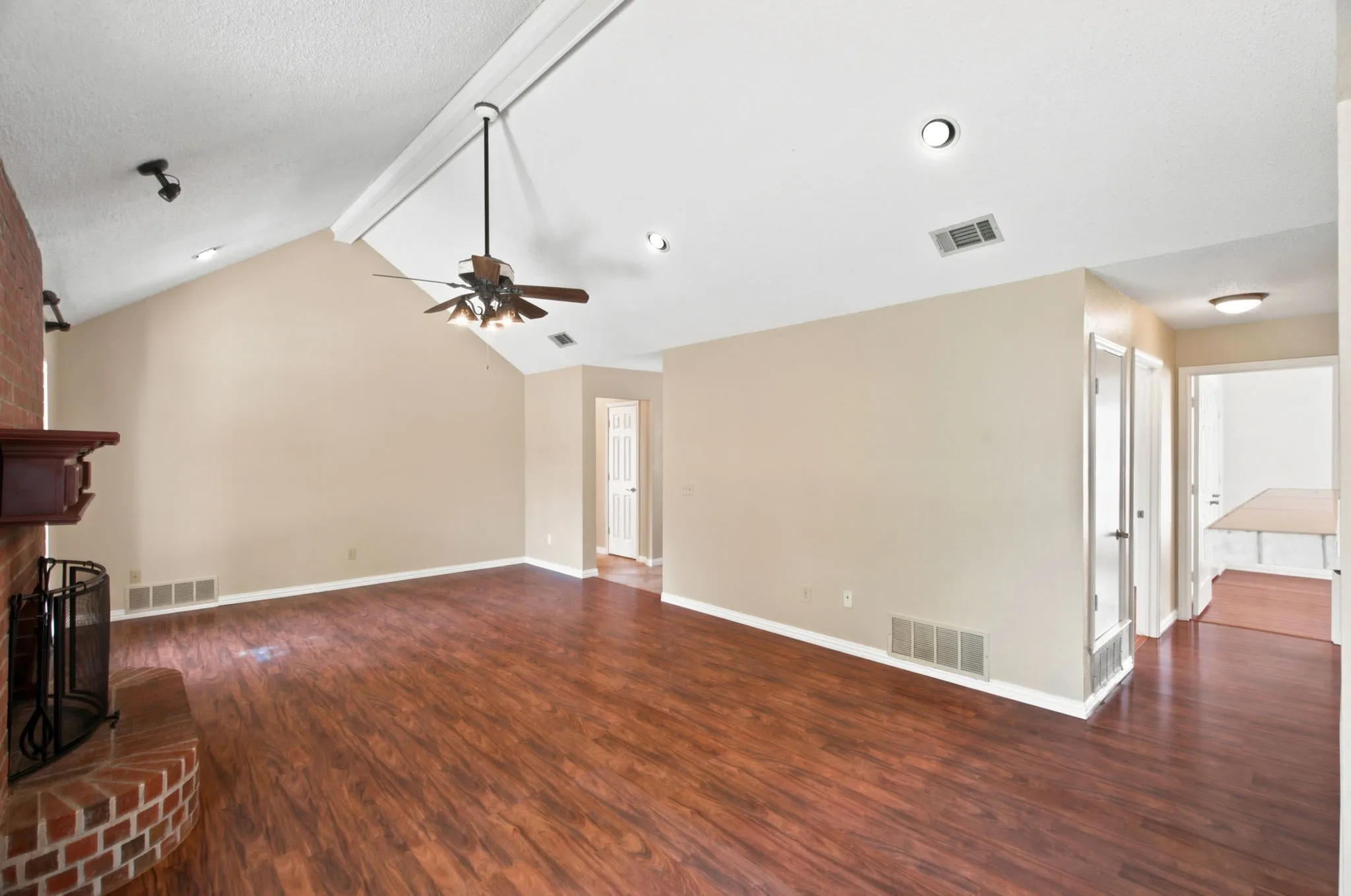 Single Family Residence For Sale in Denton County , 2308 Channing Court, Flower Mound, Texas 75028, 3 Bedroom, 2 Bathroom, 2 Garage spaces, 1,497 Sqft, built in 1985, mls#21344359, Real Estate Agent in Flower Mound, Homes For Sale in Denton county, Homes For Sale in Flower Mound, Realtor in Flower Mound Texas, Real Estate Brokerage Independent Realty Texas, Luminita Cordes Realtor