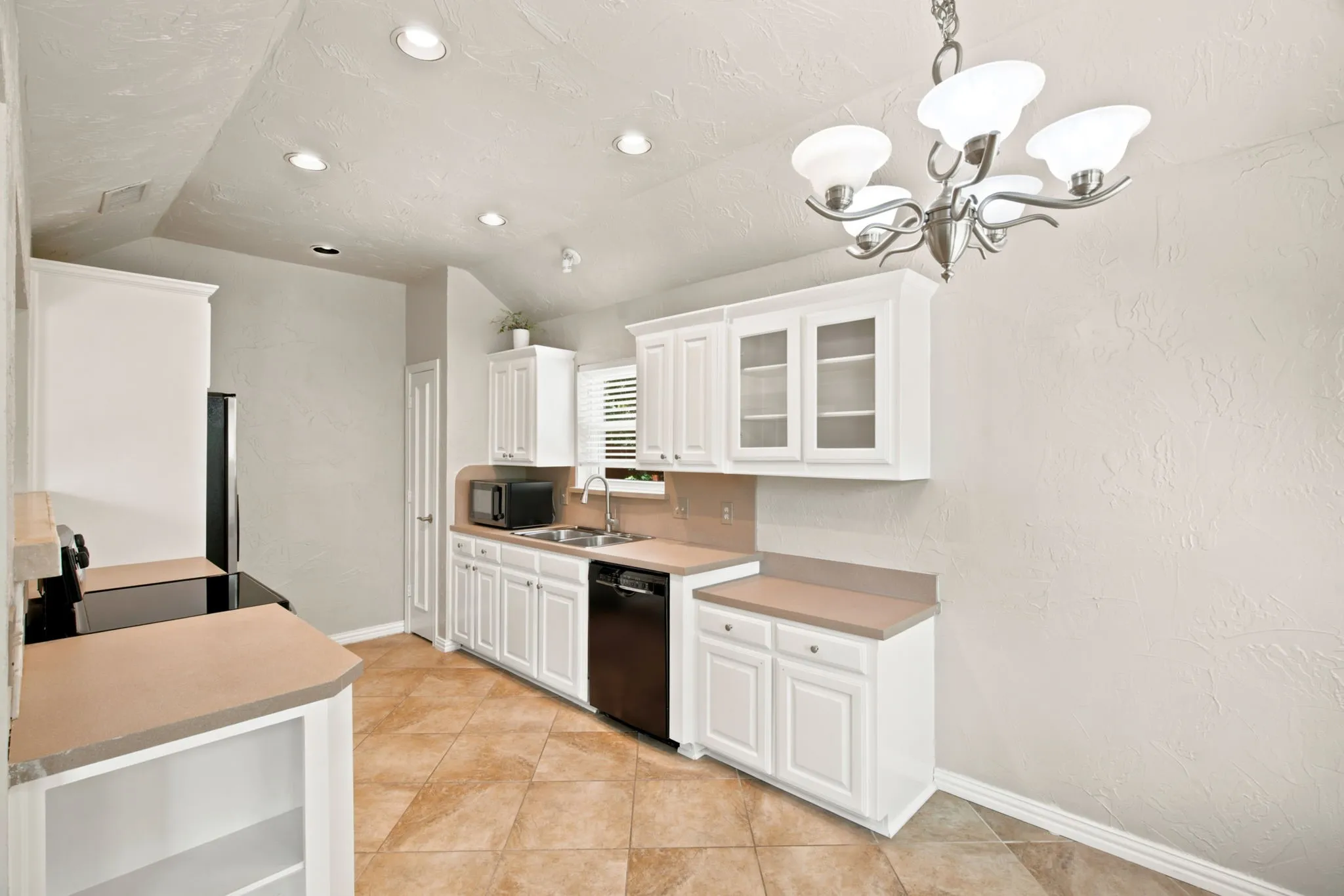 Single Family Residence For Sale in Denton County , 2308 Channing Court, Flower Mound, Texas 75028, 3 Bedroom, 2 Bathroom, 2 Garage spaces, 1,497 Sqft, built in 1985, mls#21344359, Real Estate Agent in Flower Mound, Homes For Sale in Denton county, Homes For Sale in Flower Mound, Realtor in Flower Mound Texas, Real Estate Brokerage Independent Realty Texas, Luminita Cordes Realtor