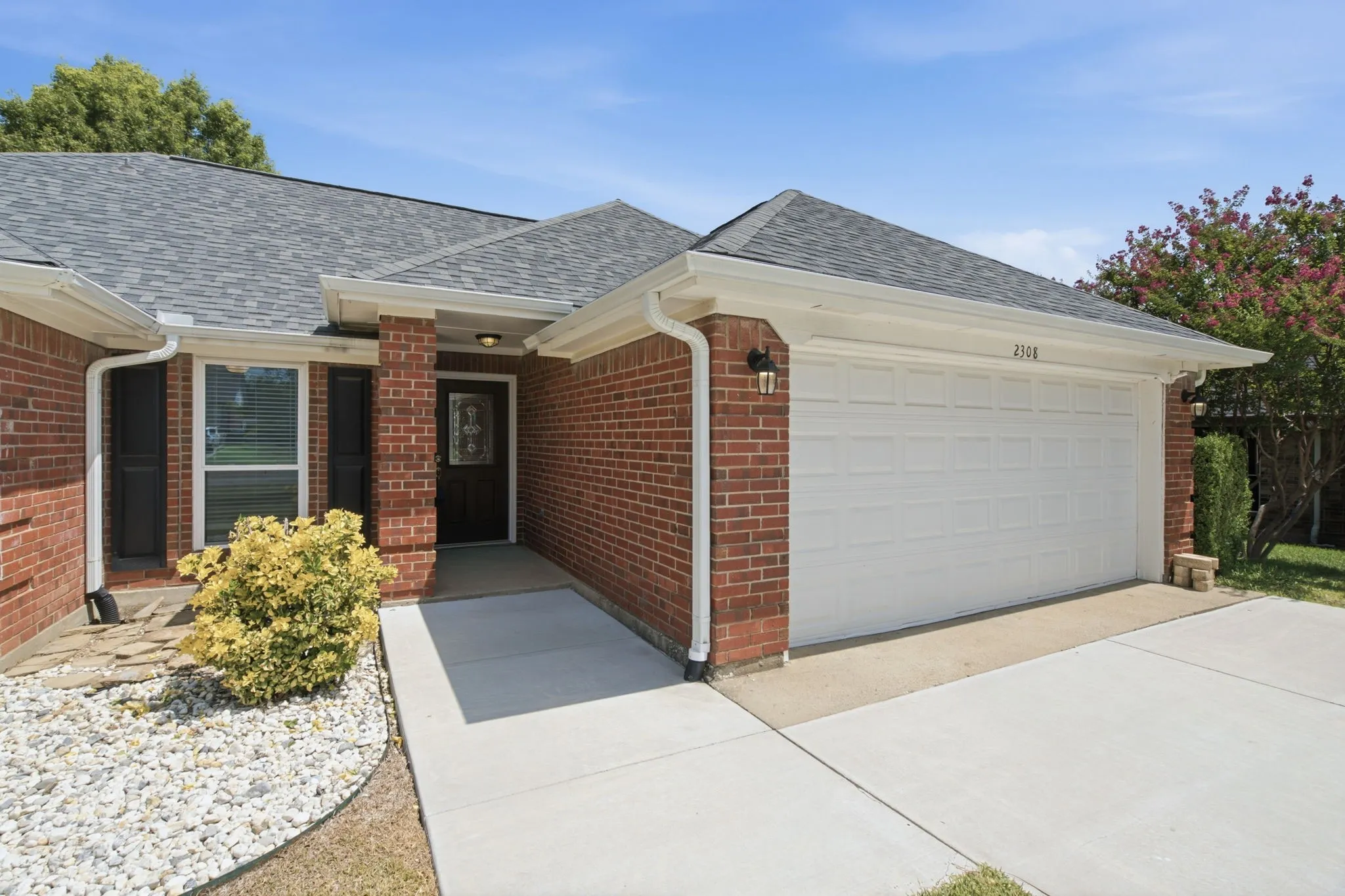Single Family Residence For Sale in Denton County , 2308 Channing Court, Flower Mound, Texas 75028, 3 Bedroom, 2 Bathroom, 2 Garage spaces, 1,497 Sqft, built in 1985, mls#21344359, Real Estate Agent in Flower Mound, Homes For Sale in Denton county, Homes For Sale in Flower Mound, Realtor in Flower Mound Texas, Real Estate Brokerage Independent Realty Texas, Luminita Cordes Realtor