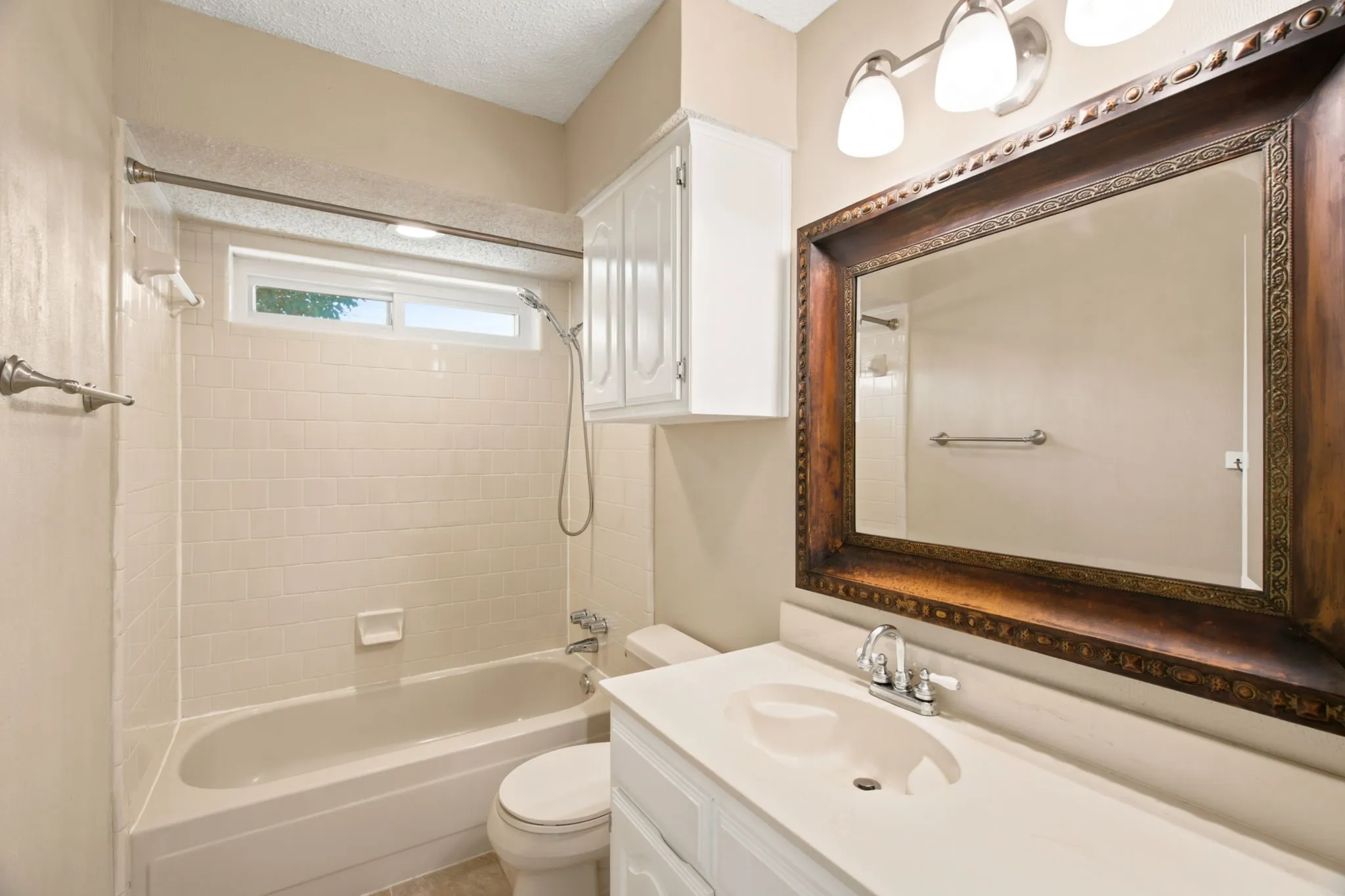 Single Family Residence For Sale in Denton County , 2308 Channing Court, Flower Mound, Texas 75028, 3 Bedroom, 2 Bathroom, 2 Garage spaces, 1,497 Sqft, built in 1985, mls#21344359, Real Estate Agent in Flower Mound, Homes For Sale in Denton county, Homes For Sale in Flower Mound, Realtor in Flower Mound Texas, Real Estate Brokerage Independent Realty Texas, Luminita Cordes Realtor