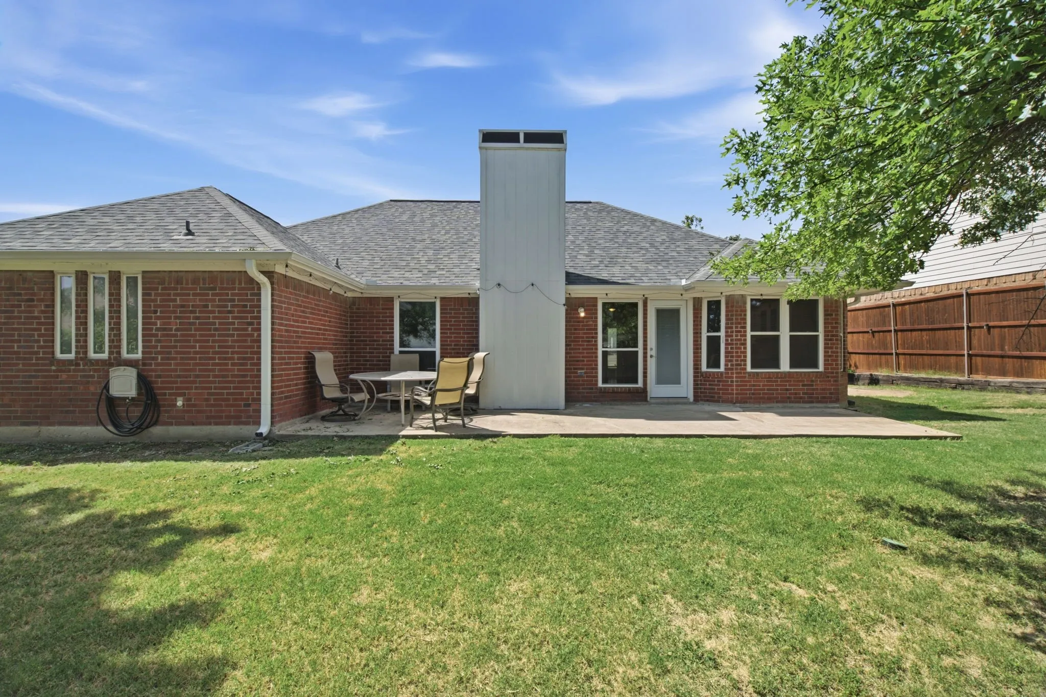 Single Family Residence For Sale in Denton County , 2308 Channing Court, Flower Mound, Texas 75028, 3 Bedroom, 2 Bathroom, 2 Garage spaces, 1,497 Sqft, built in 1985, mls#21344359, Real Estate Agent in Flower Mound, Homes For Sale in Denton county, Homes For Sale in Flower Mound, Realtor in Flower Mound Texas, Real Estate Brokerage Independent Realty Texas, Luminita Cordes Realtor