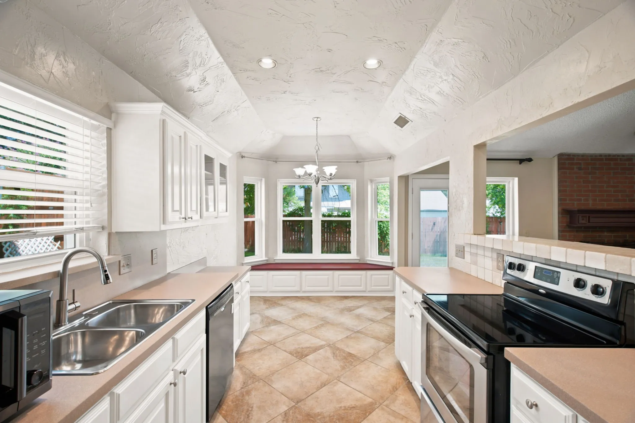 Single Family Residence For Sale in Denton County , 2308 Channing Court, Flower Mound, Texas 75028, 3 Bedroom, 2 Bathroom, 2 Garage spaces, 1,497 Sqft, built in 1985, mls#21344359, Real Estate Agent in Flower Mound, Homes For Sale in Denton county, Homes For Sale in Flower Mound, Realtor in Flower Mound Texas, Real Estate Brokerage Independent Realty Texas, Luminita Cordes Realtor