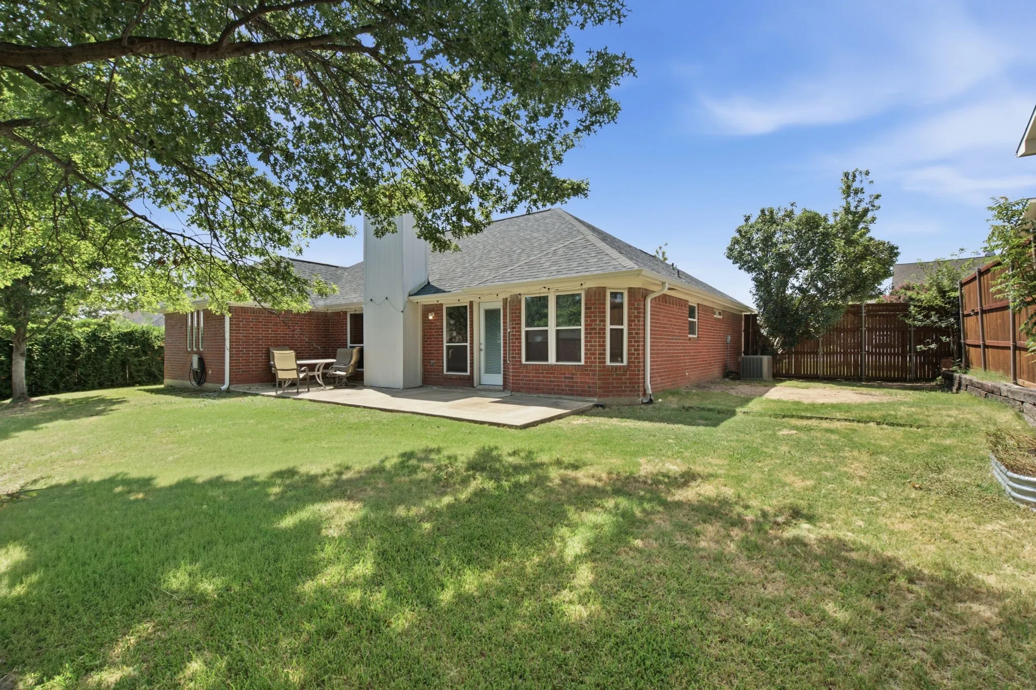 Single Family Residence For Sale in Denton County , 2308 Channing Court, Flower Mound, Texas 75028, 3 Bedroom, 2 Bathroom, 2 Garage spaces, 1,497 Sqft, built in 1985, mls#21344359, Real Estate Agent in Flower Mound, Homes For Sale in Denton county, Homes For Sale in Flower Mound, Realtor in Flower Mound Texas, Real Estate Brokerage Independent Realty Texas, Luminita Cordes Realtor