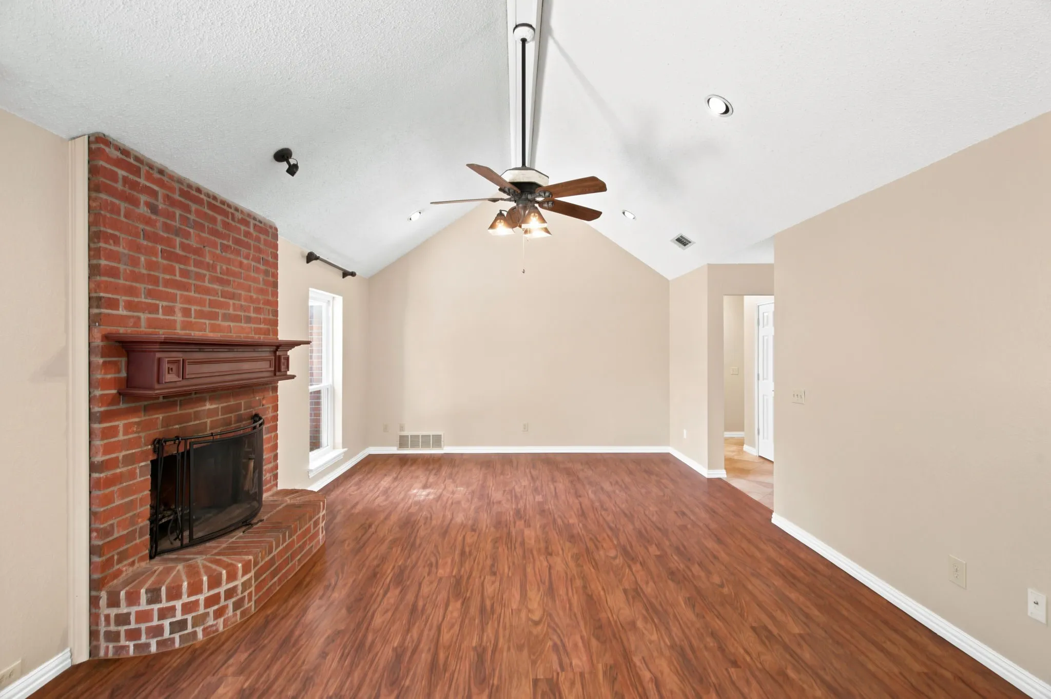 Single Family Residence For Sale in Denton County , 2308 Channing Court, Flower Mound, Texas 75028, 3 Bedroom, 2 Bathroom, 2 Garage spaces, 1,497 Sqft, built in 1985, mls#21344359, Real Estate Agent in Flower Mound, Homes For Sale in Denton county, Homes For Sale in Flower Mound, Realtor in Flower Mound Texas, Real Estate Brokerage Independent Realty Texas, Luminita Cordes Realtor