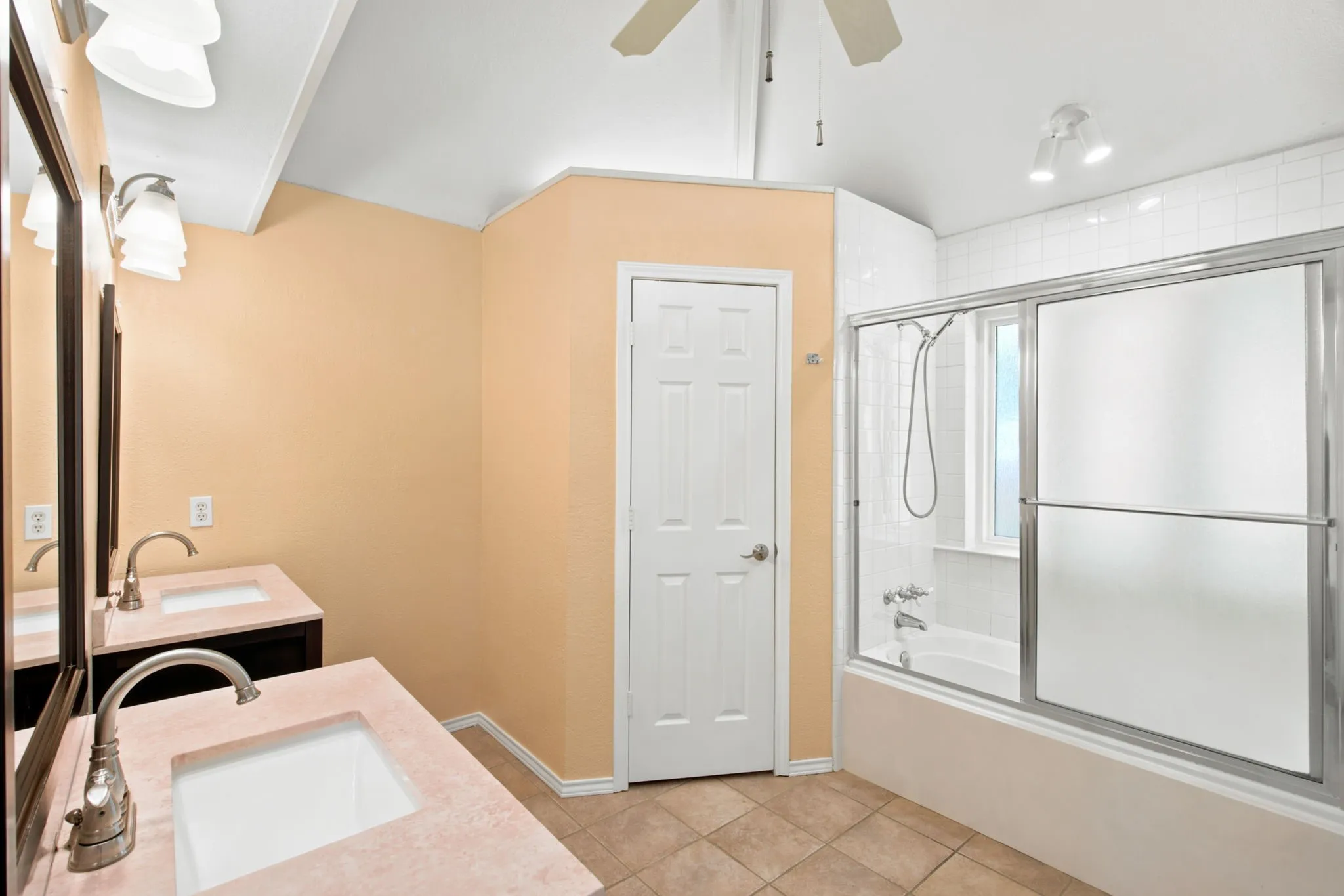 Single Family Residence For Sale in Denton County , 2308 Channing Court, Flower Mound, Texas 75028, 3 Bedroom, 2 Bathroom, 2 Garage spaces, 1,497 Sqft, built in 1985, mls#21344359, Real Estate Agent in Flower Mound, Homes For Sale in Denton county, Homes For Sale in Flower Mound, Realtor in Flower Mound Texas, Real Estate Brokerage Independent Realty Texas, Luminita Cordes Realtor