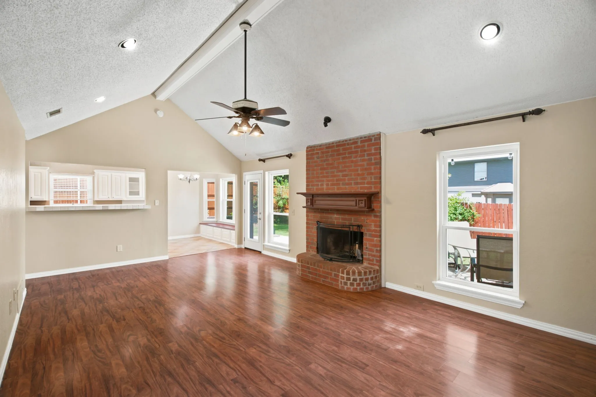 Single Family Residence For Sale in Denton County , 2308 Channing Court, Flower Mound, Texas 75028, 3 Bedroom, 2 Bathroom, 2 Garage spaces, 1,497 Sqft, built in 1985, mls#21344359, Real Estate Agent in Flower Mound, Homes For Sale in Denton county, Homes For Sale in Flower Mound, Realtor in Flower Mound Texas, Real Estate Brokerage Independent Realty Texas, Luminita Cordes Realtor