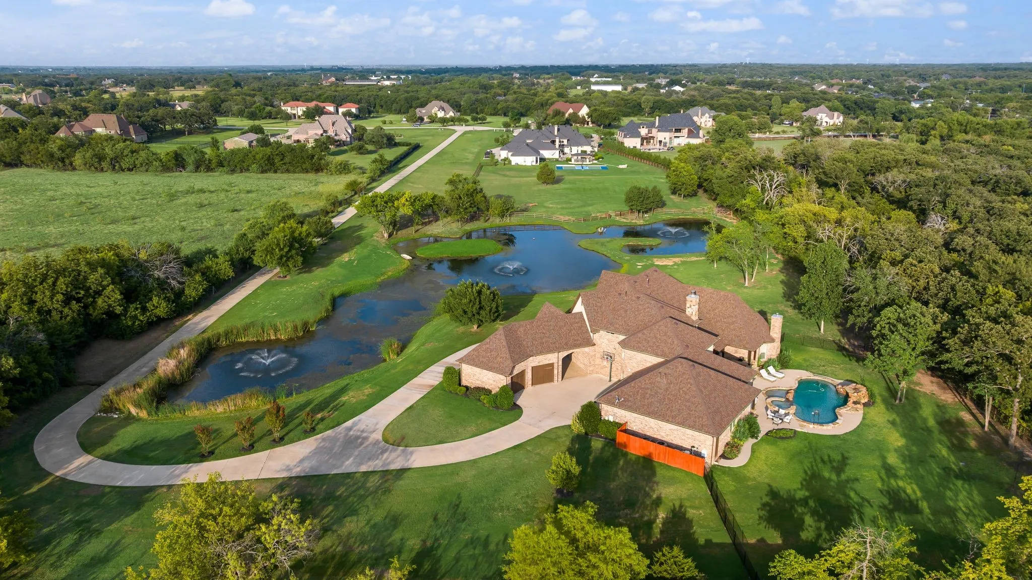 Single Family Residence For Sale in Denton County , 737 Manor Drive, Argyle, Texas 76226, 6 Bedroom, 6 Bathroom, 4 Garage spaces, 5,811 Sqft, built in 2008, mls#21342430, Real Estate Agent in Argyle, Homes For Sale in Denton county, Homes For Sale in Argyle, Realtor in Argyle Texas, Real Estate Brokerage Independent Realty Texas, Luminita Cordes Realtor