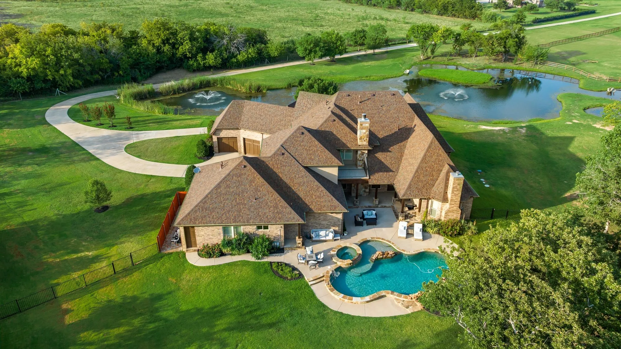 Single Family Residence For Sale in Denton County , 737 Manor Drive, Argyle, Texas 76226, 6 Bedroom, 6 Bathroom, 4 Garage spaces, 5,811 Sqft, built in 2008, mls#21342430, Real Estate Agent in Argyle, Homes For Sale in Denton county, Homes For Sale in Argyle, Realtor in Argyle Texas, Real Estate Brokerage Independent Realty Texas, Luminita Cordes Realtor